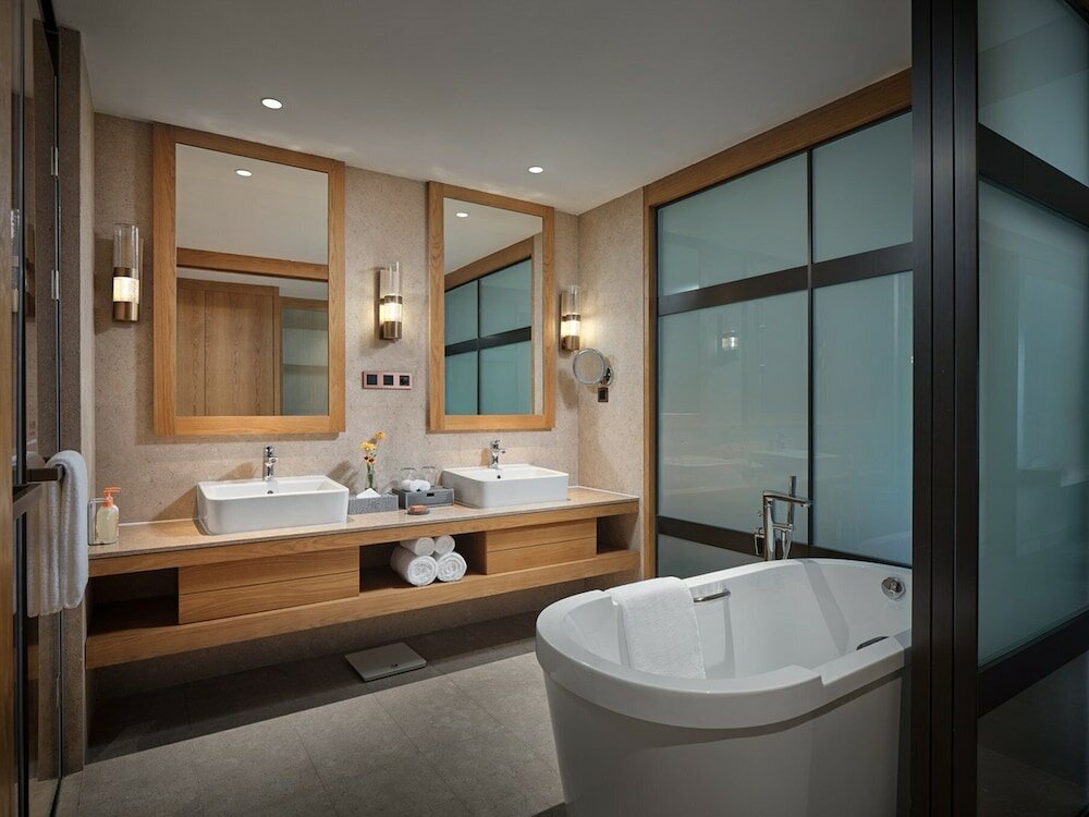 Standard Room, 2 Double Beds, Club Lounge Access, Mountain View