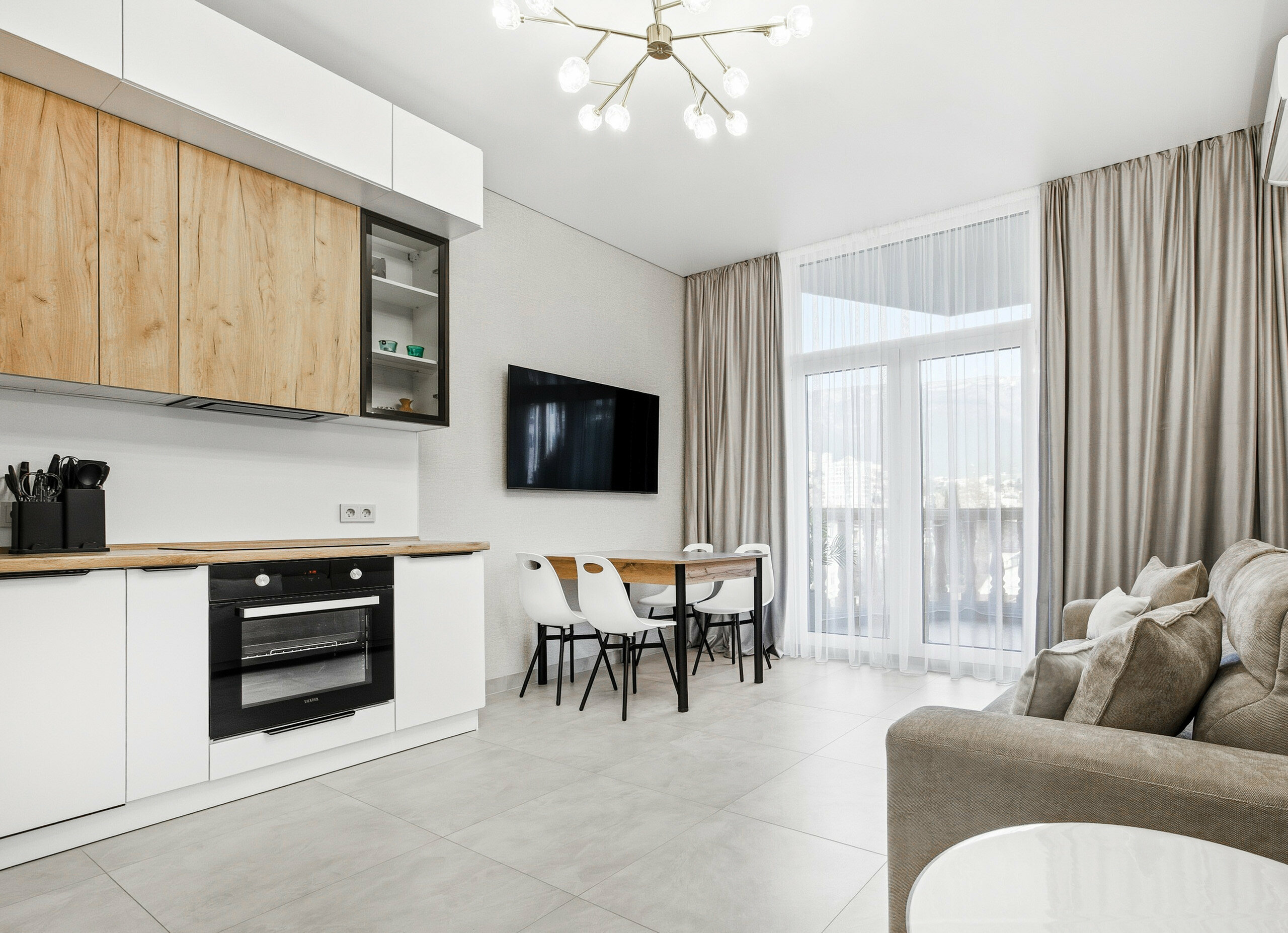 Семейный номер с видом на горы