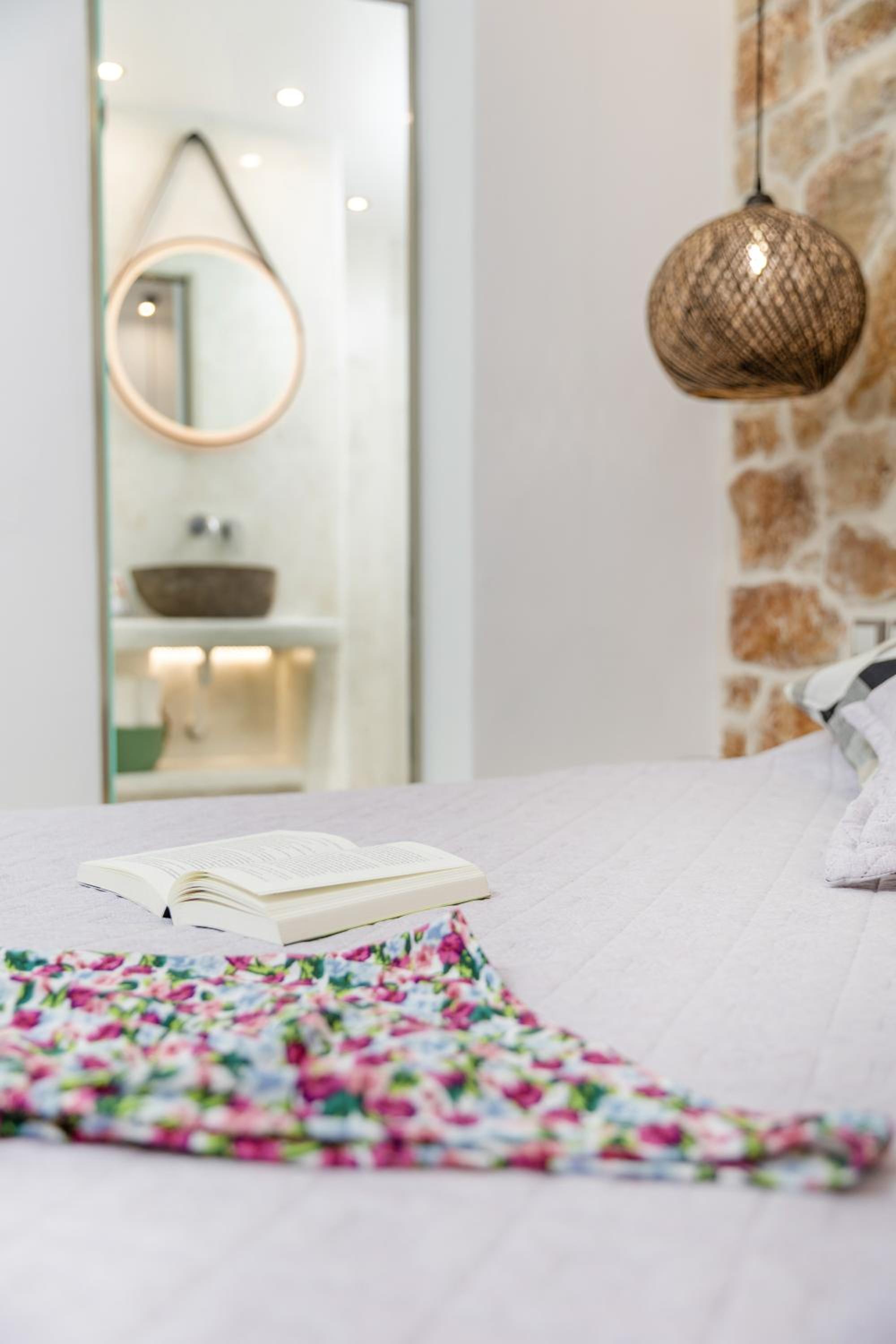 Deluxe Double Room with Shower