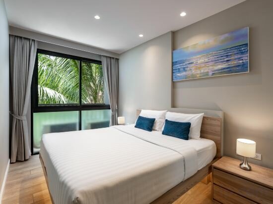 Grand Deluxe Suite Pool View