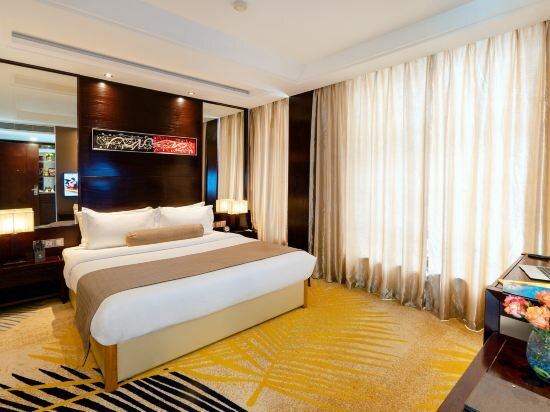 Standard Queen Room With No View