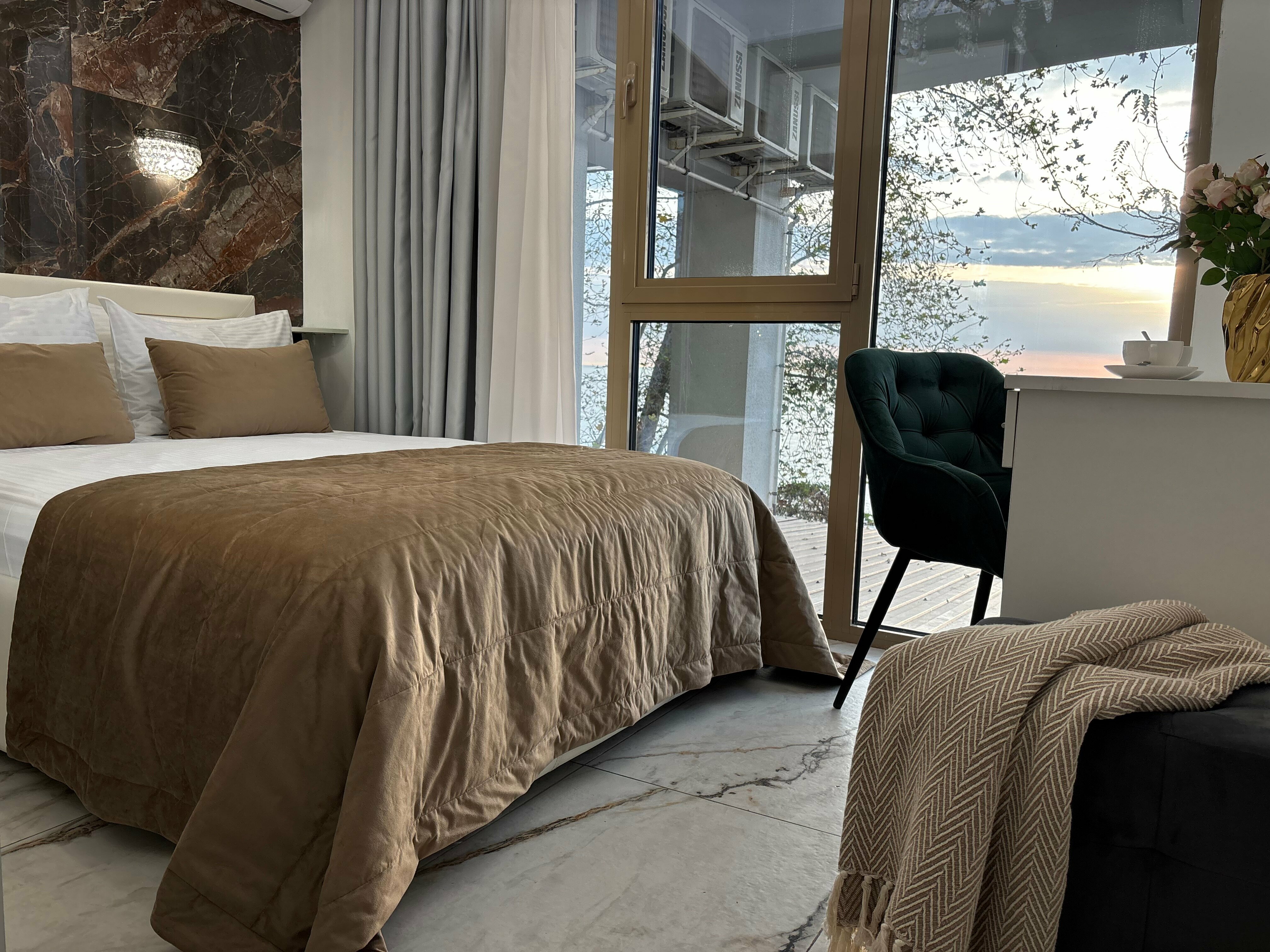 Номер "Bismuth Apart" с видом на море