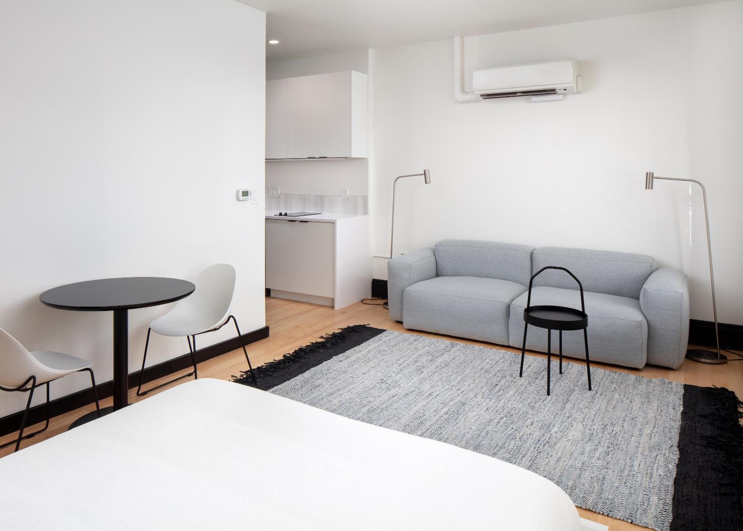 Queen Studio with Kitchenette (Self Check-in with Virtual Front Desk)