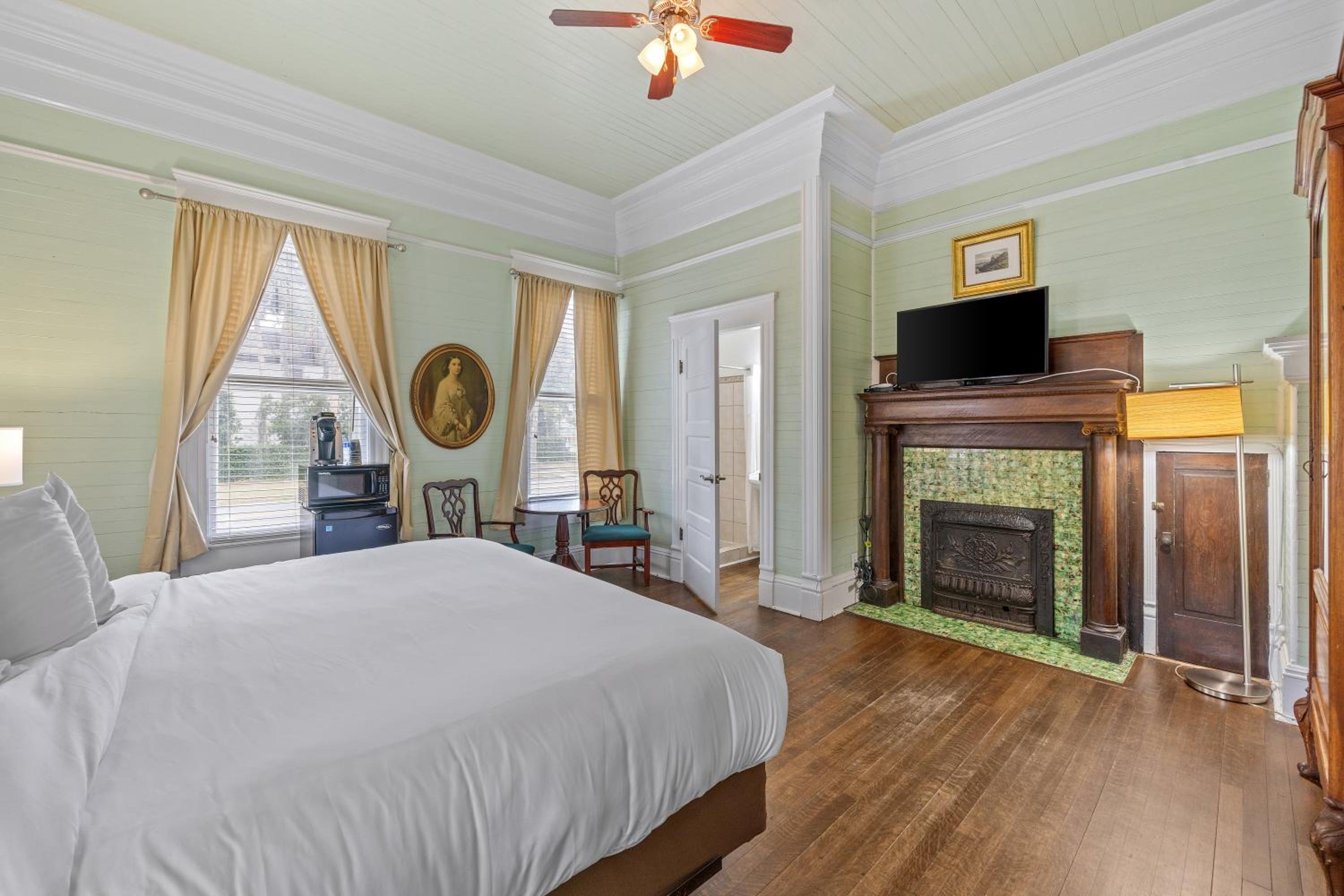 King Room - Non-Smoking