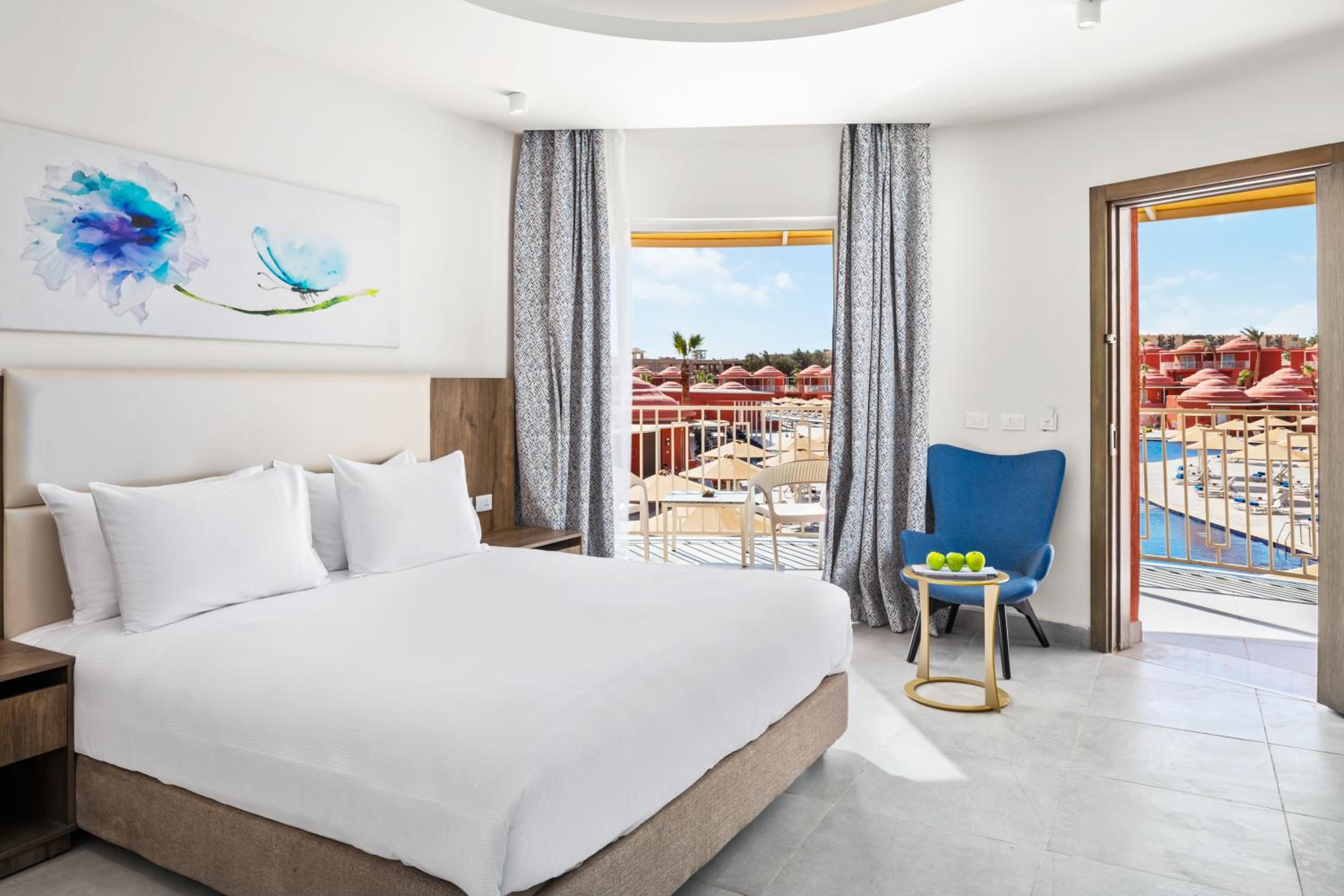 Deluxe Room Pool view