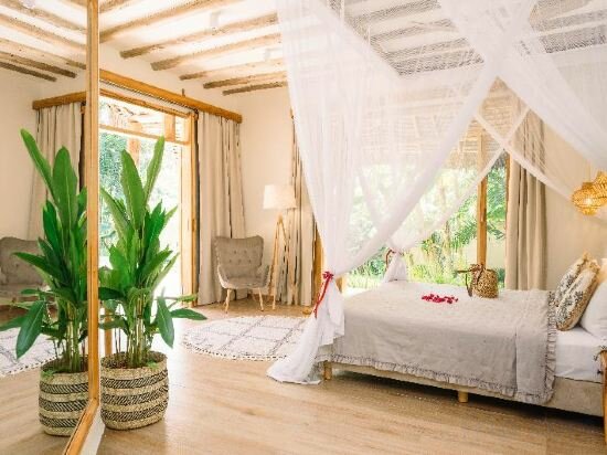 Luxury Garden Villa With Pool