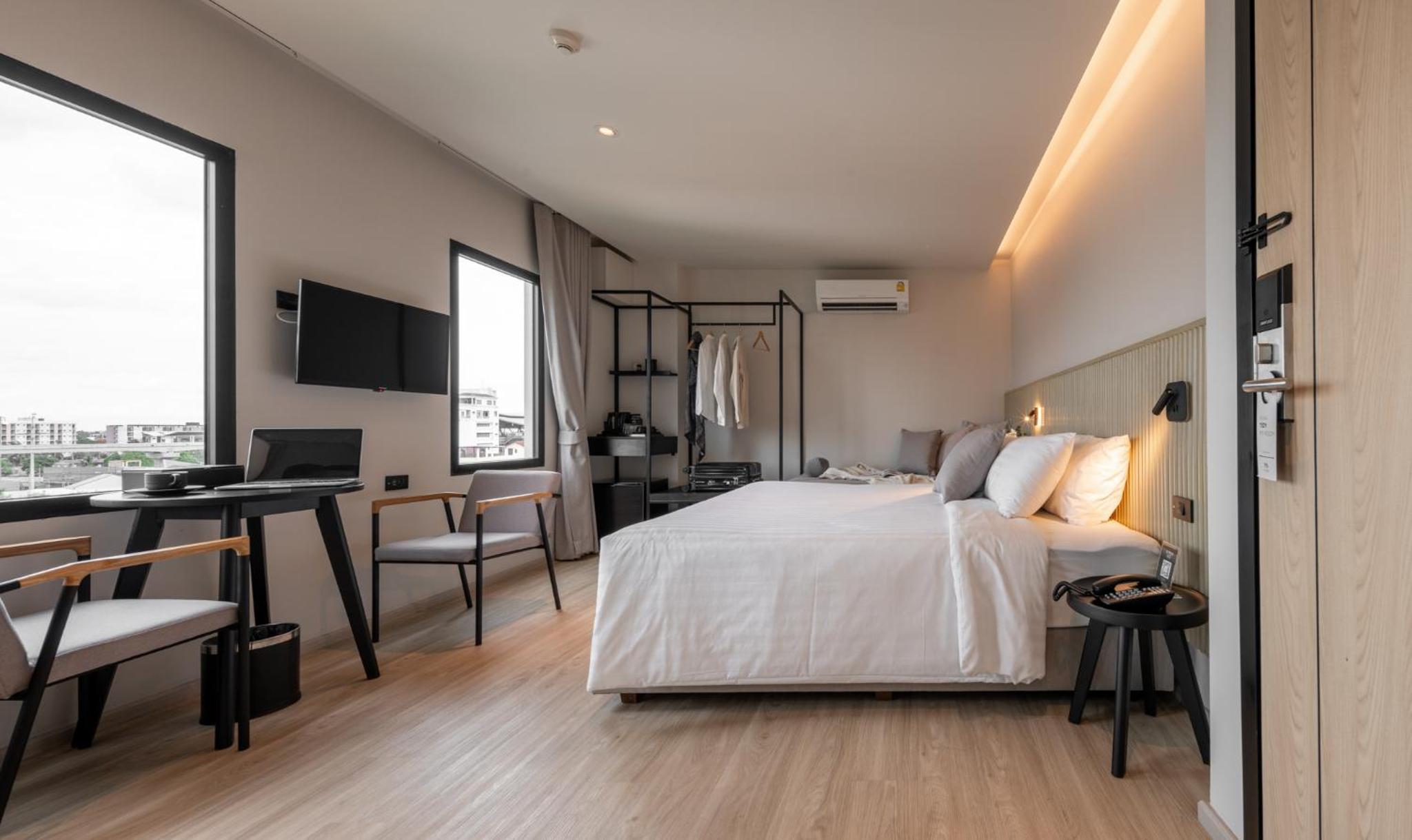 Escape Pano with Balcony