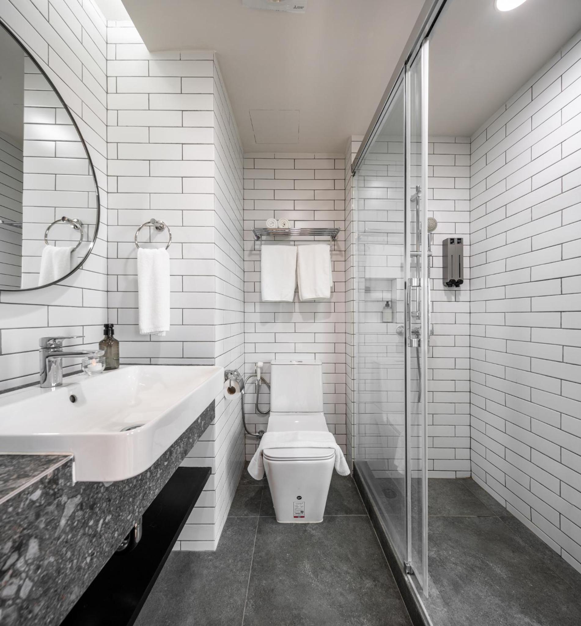 Escape Pano with Balcony