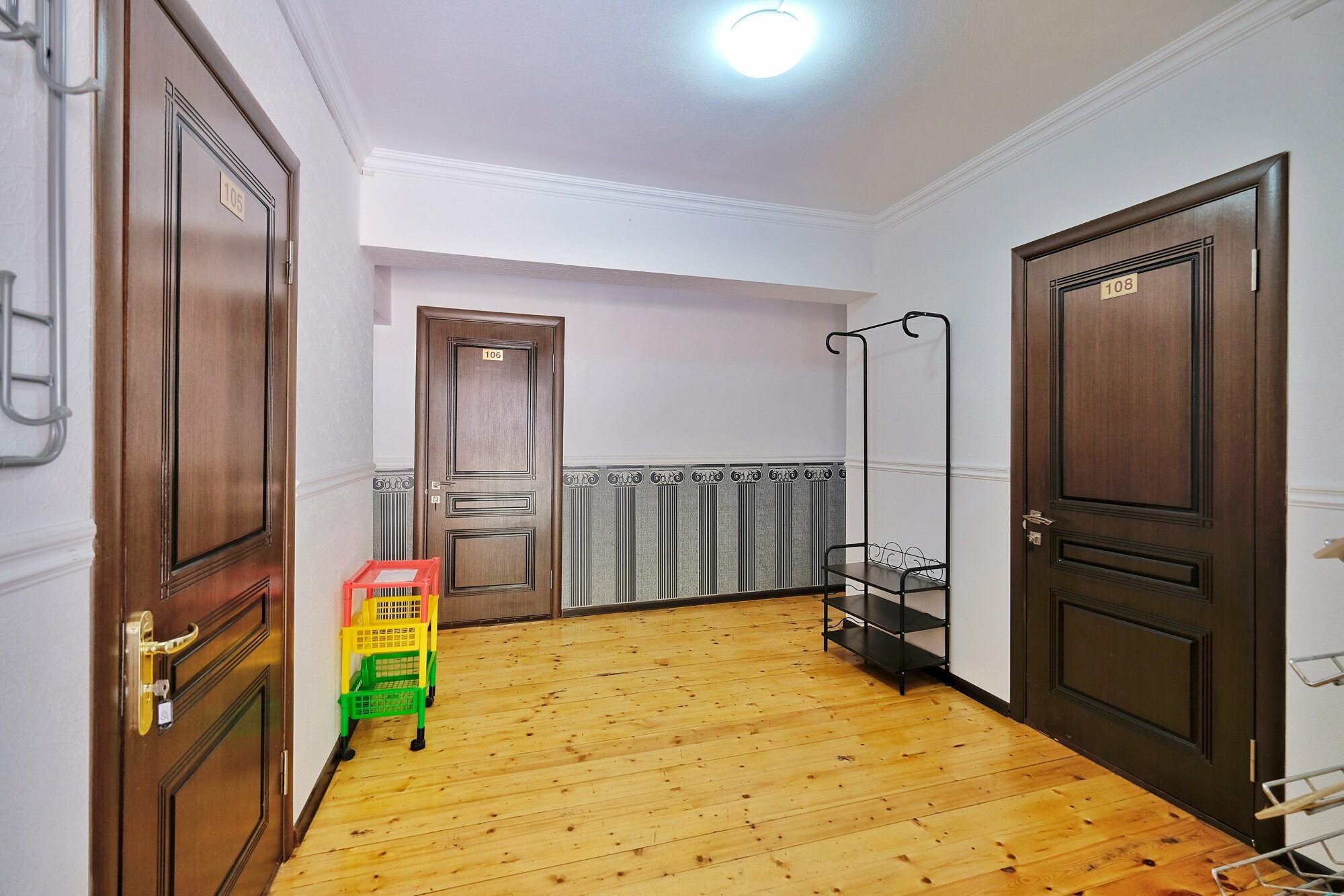 2 местный номер с общей ванной комнатой и видом на горы