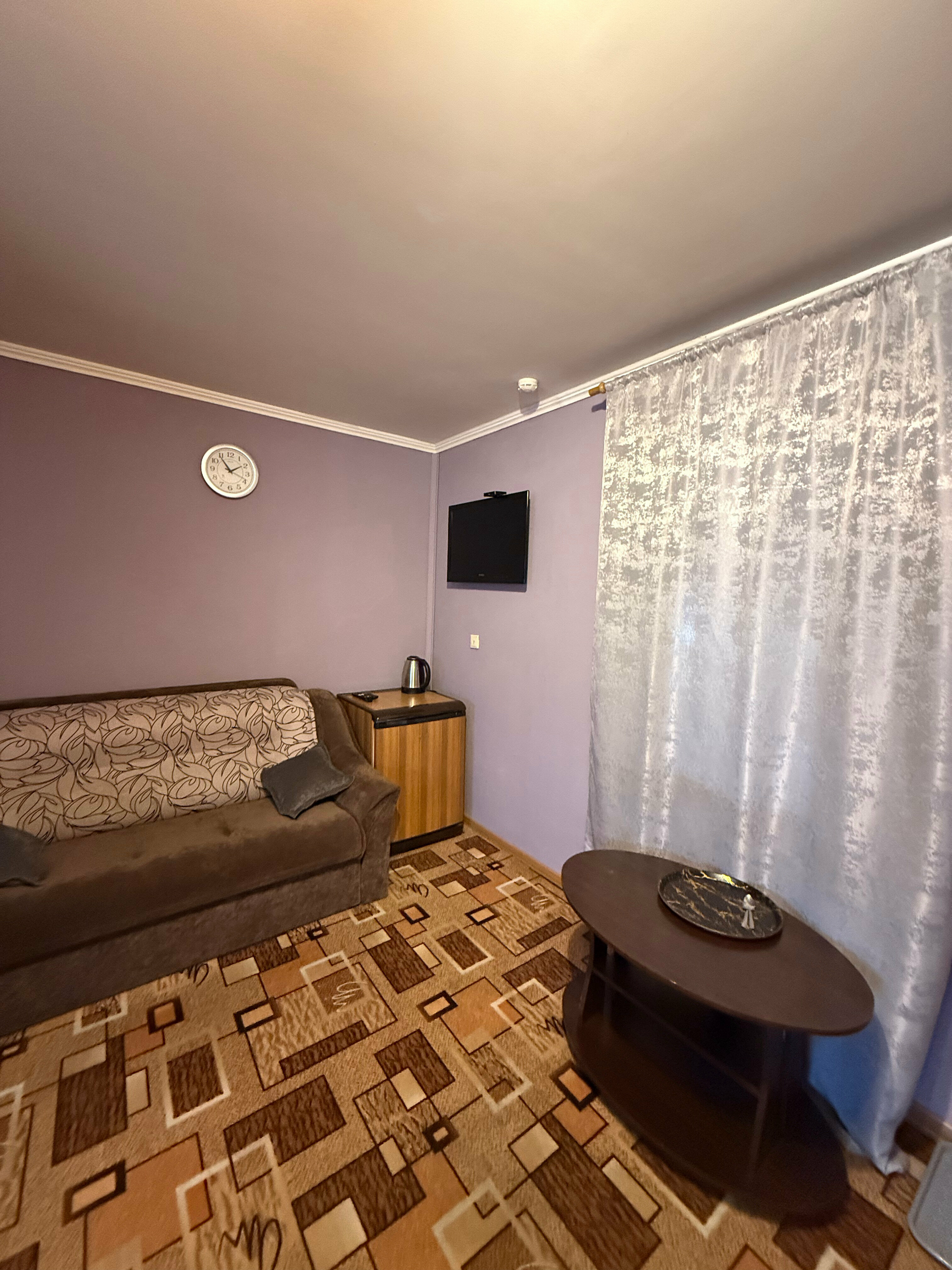 Полулюкс с 1 двухспальной кроватью и диваном