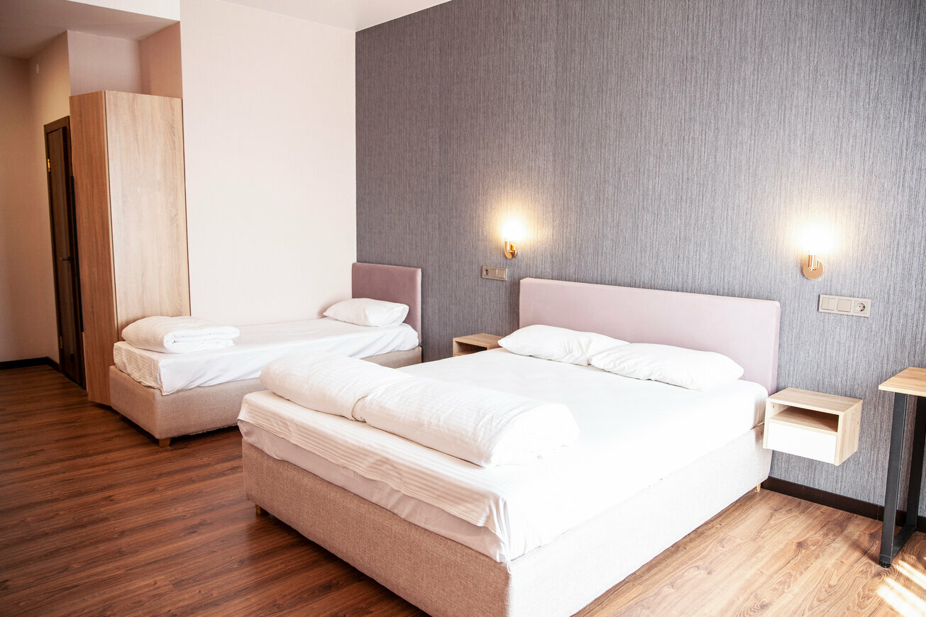 Cемейный номер с собственной ванной комнатой