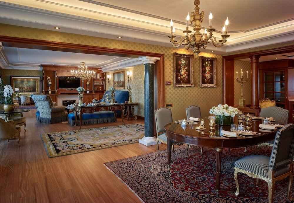 Signature Suite, 1 King Bed (Petronius Suite)