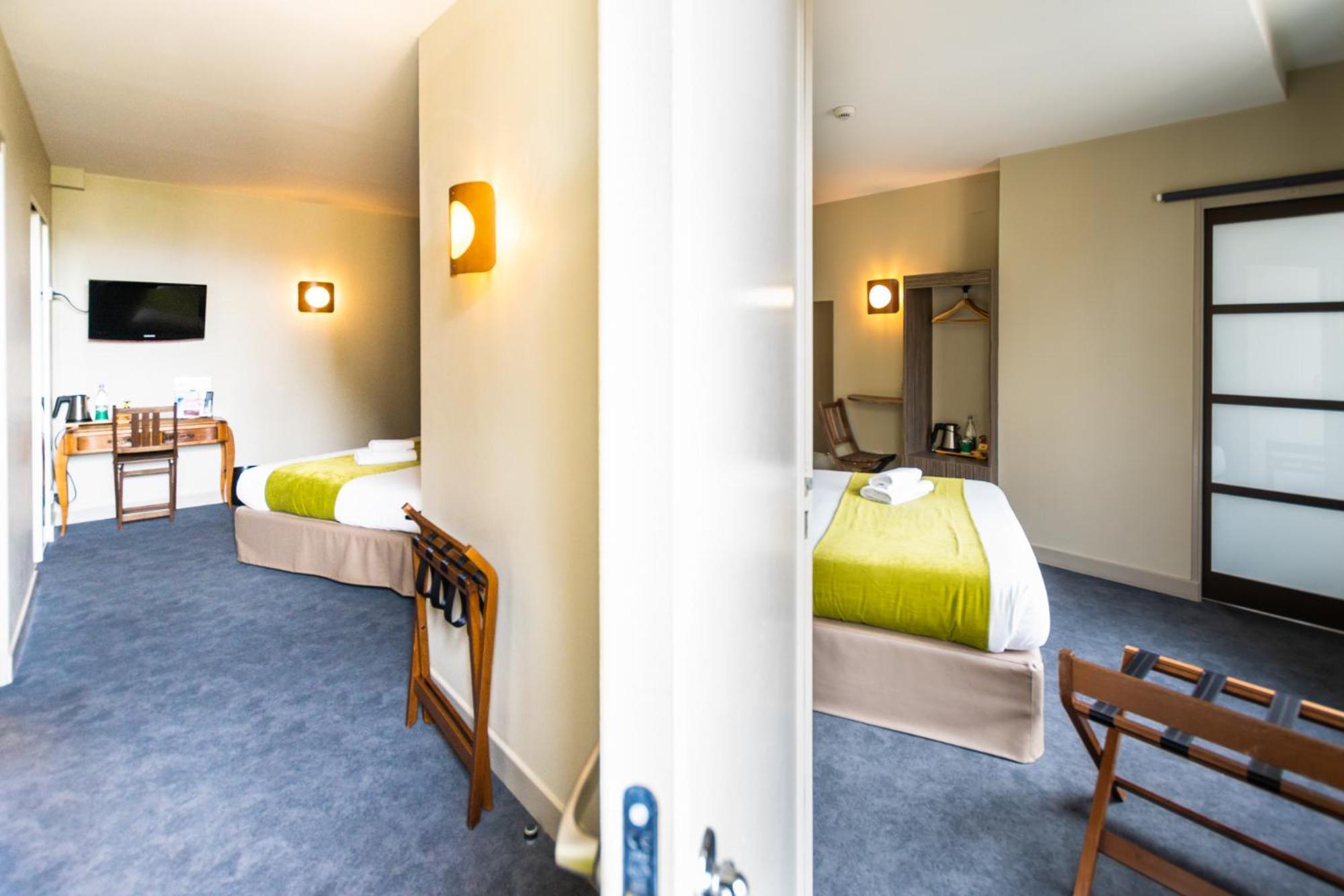 Family Suite (4 People)