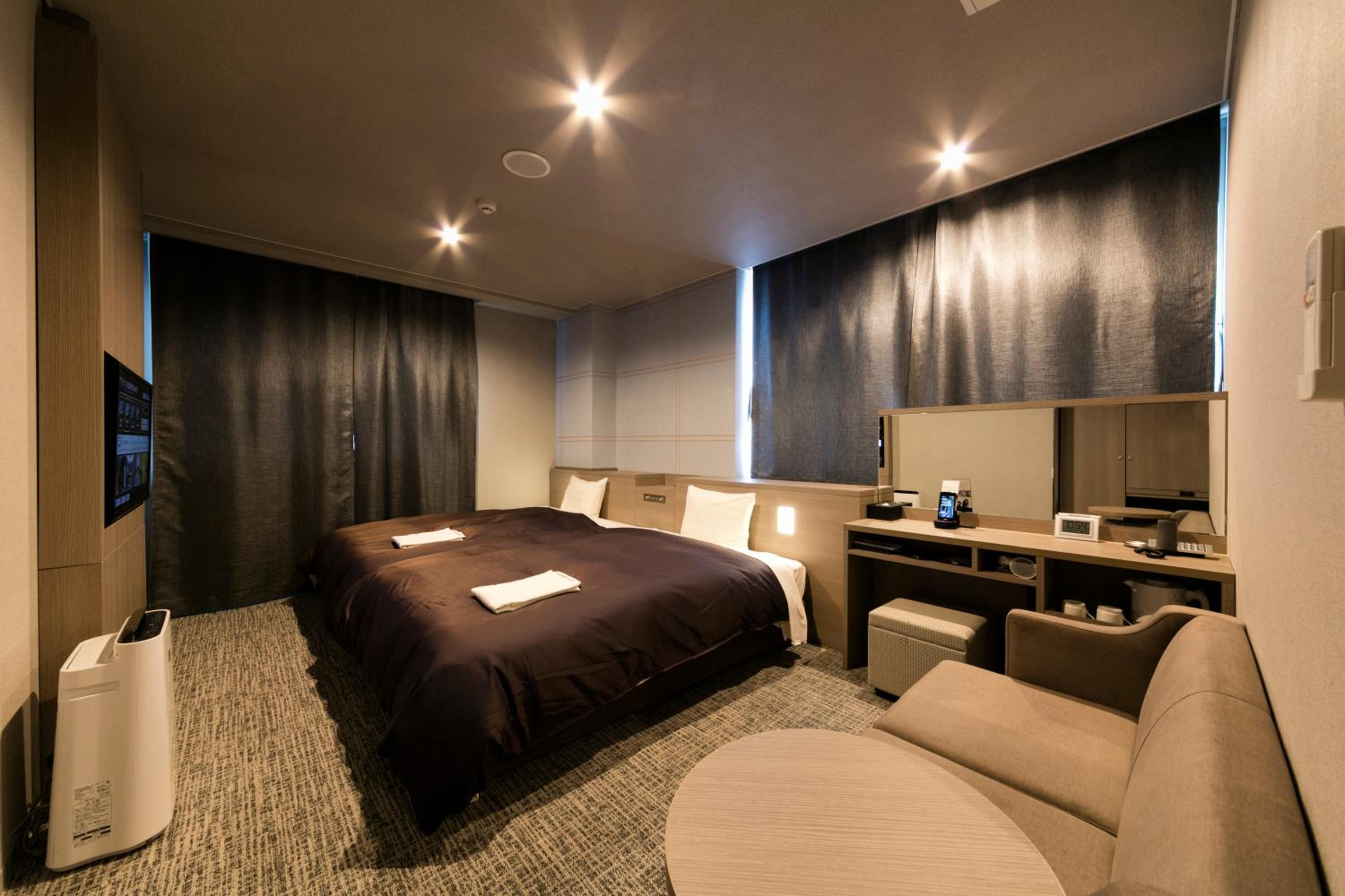 Deluxe Twin Room with Station View