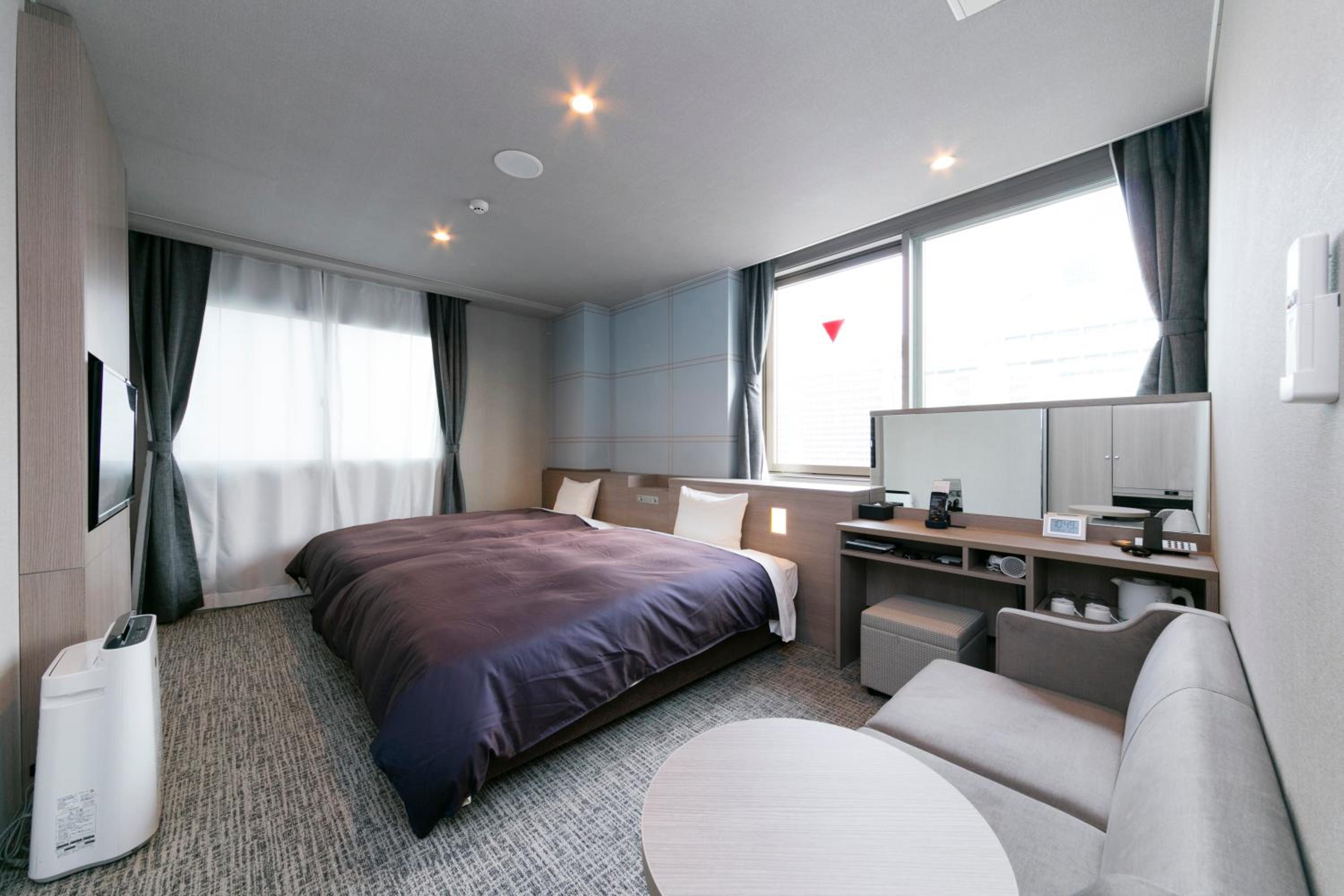 Deluxe Twin Room with Station View