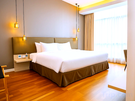 Premier One-Bedroom Suite