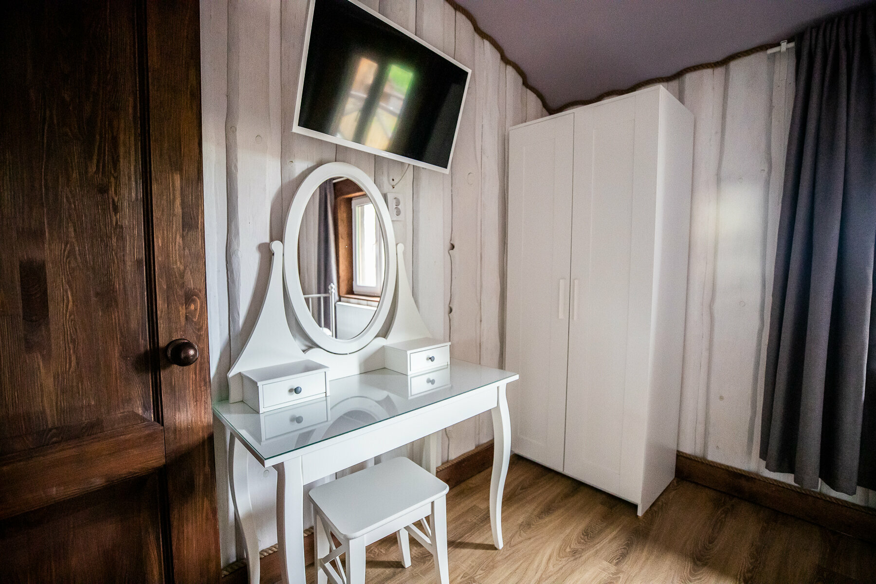 Коттедж с балконом