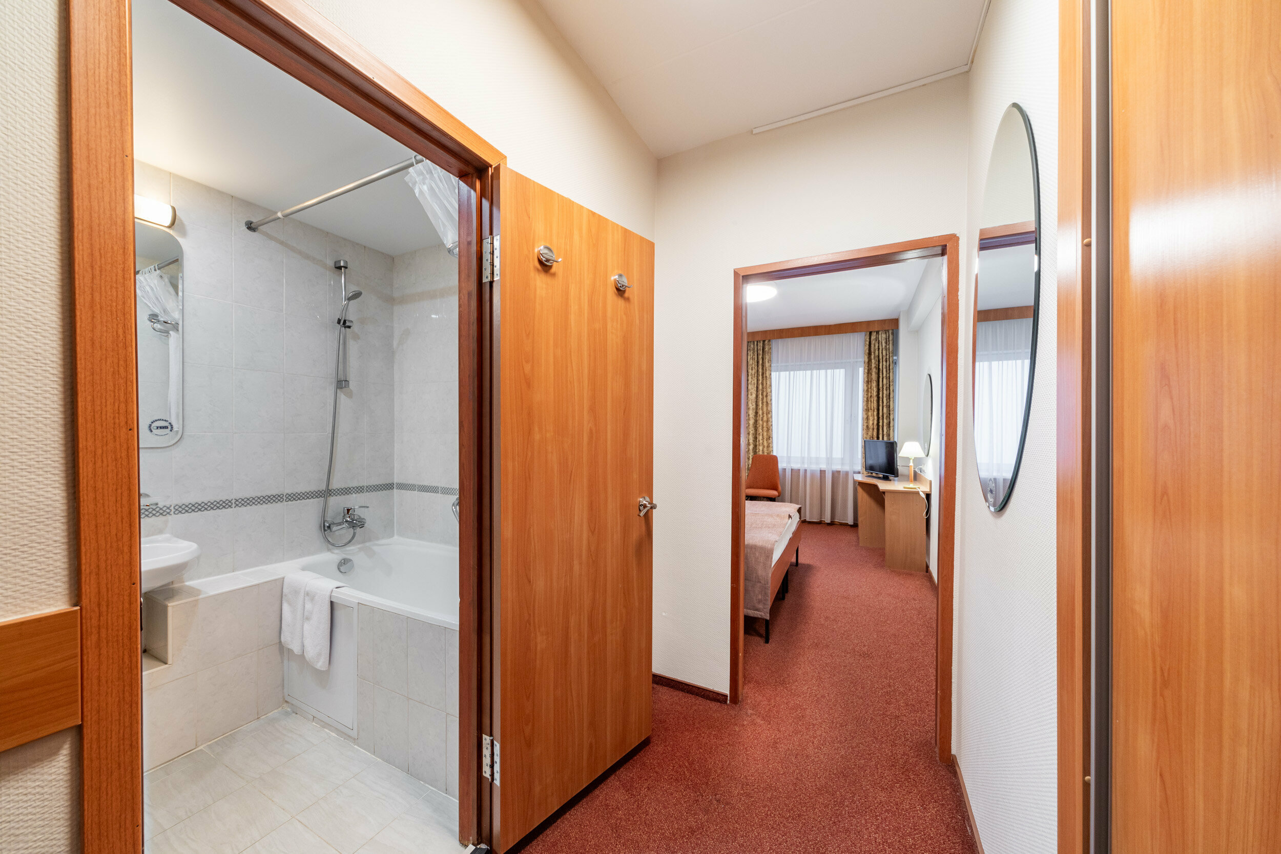 Стандарт с широкой кроватью