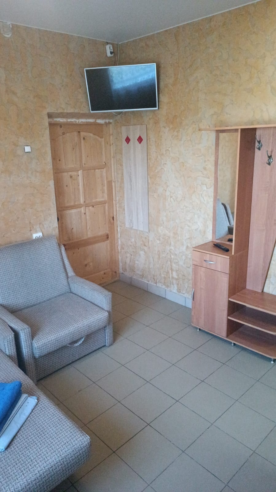 Трехместный номер «Комфорт» с душем