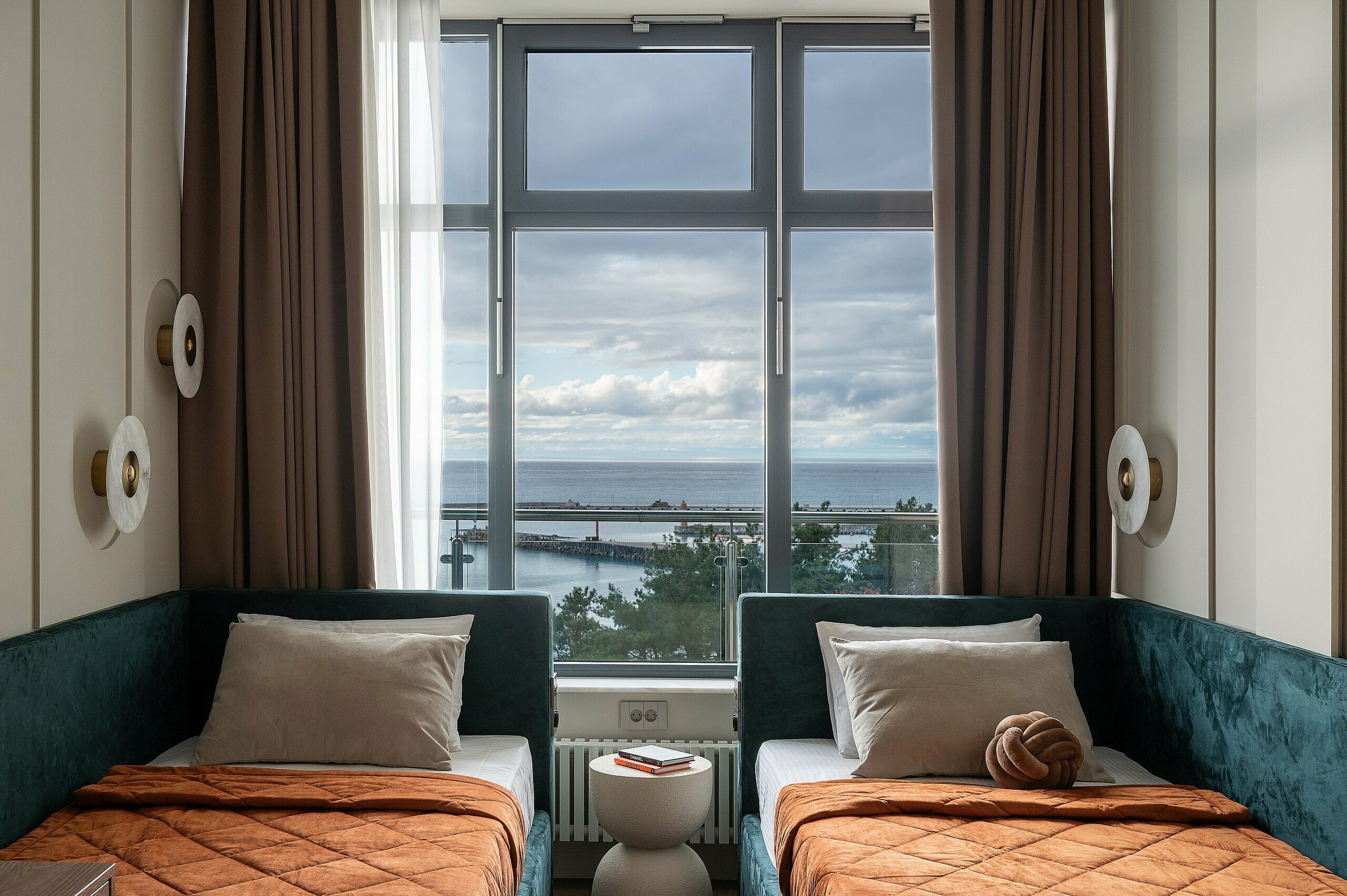 Трехкомнатный апартамент Luxury Dubai с двумя спальнями