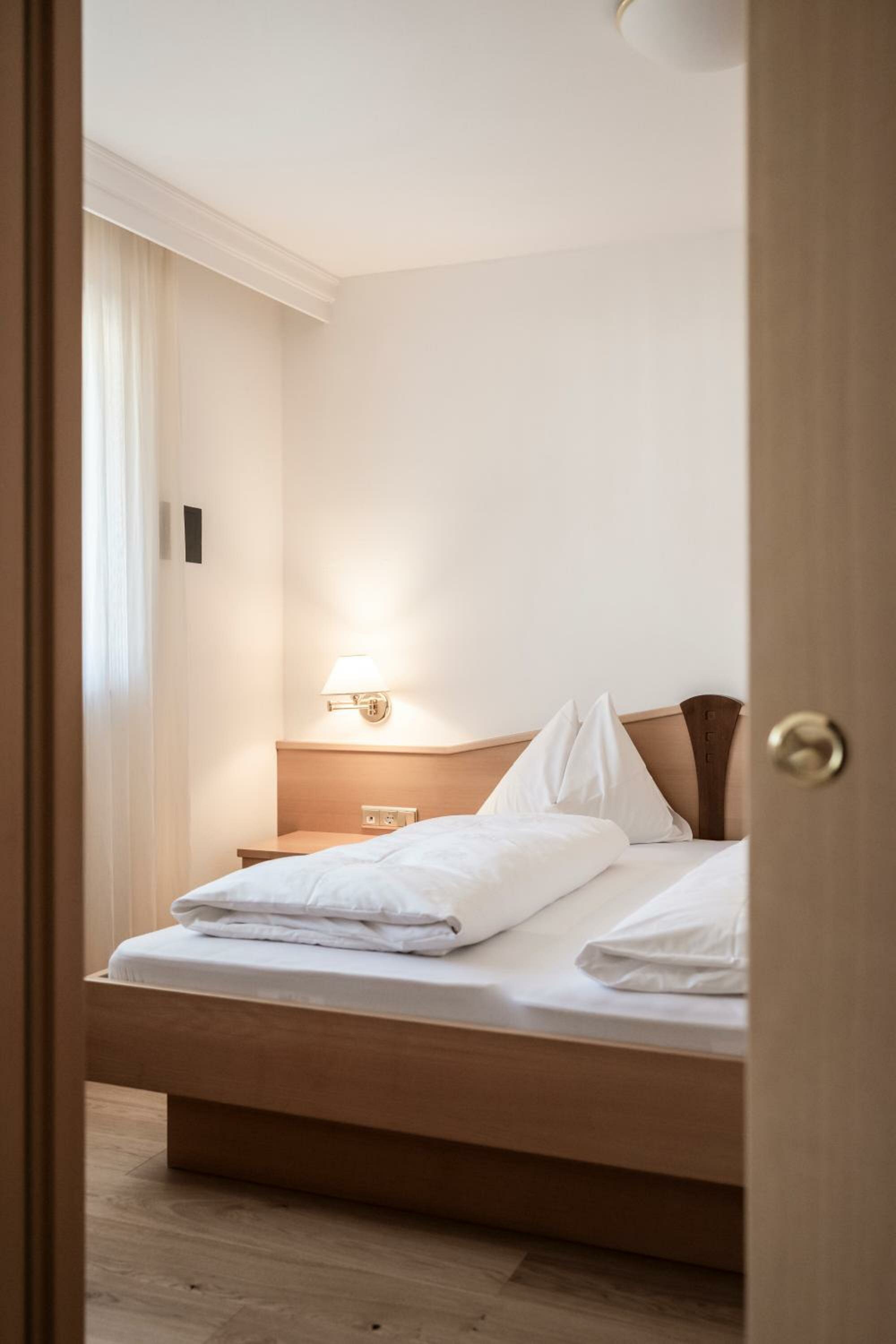 Classic Suite with Mountain View