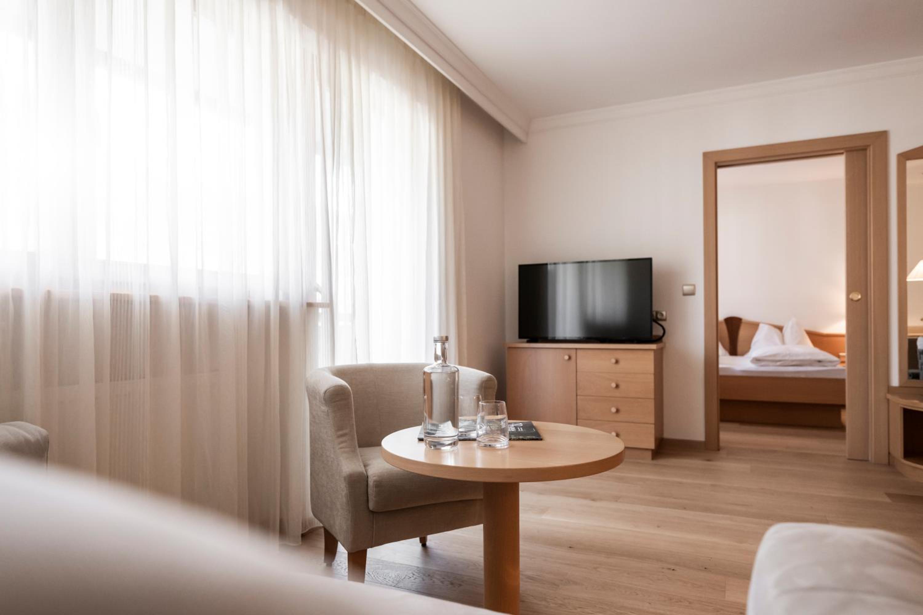 Classic Suite with Mountain View