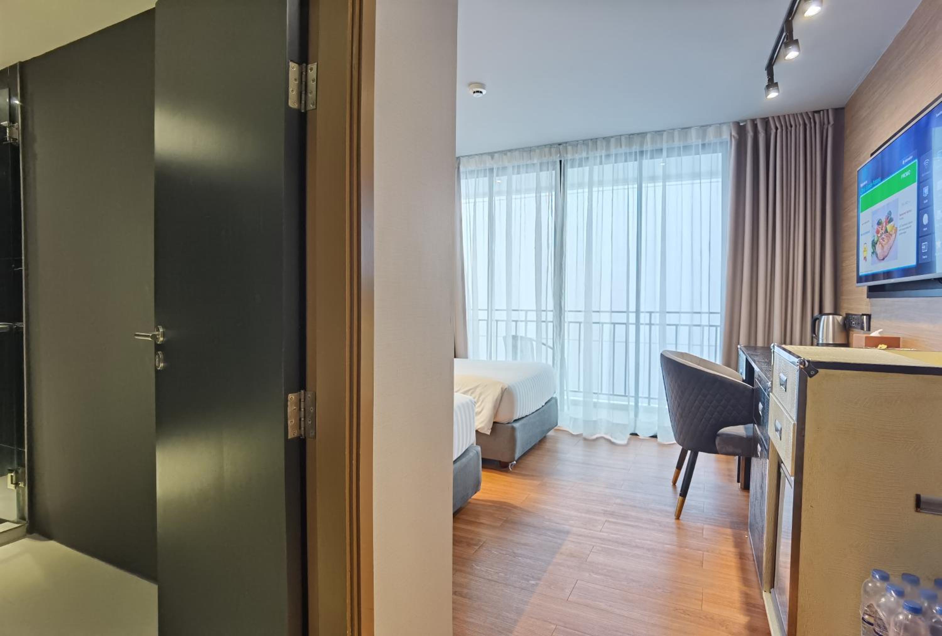 Deluxe Balcony Pool View