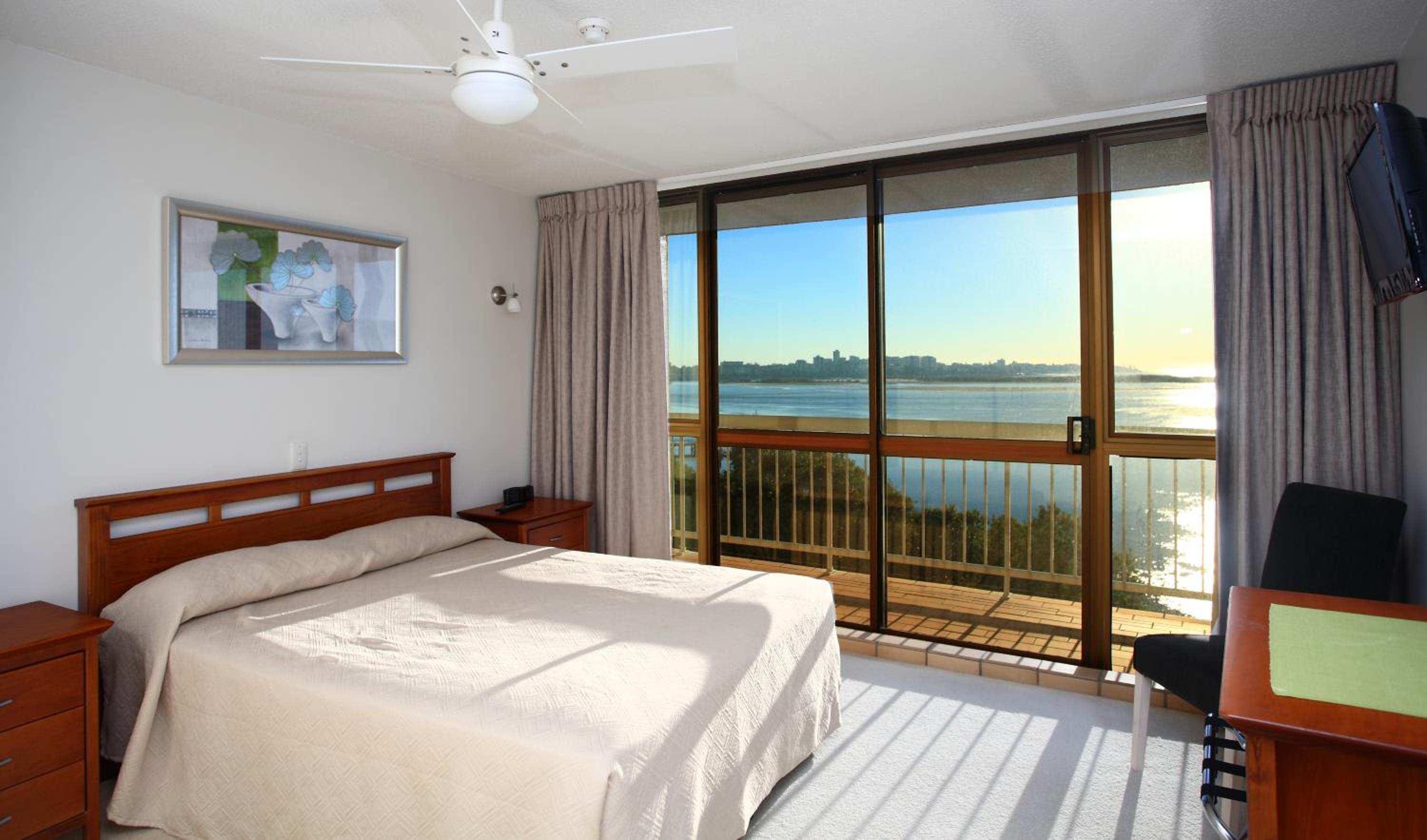 One-Bedroom Ocean View Apartment