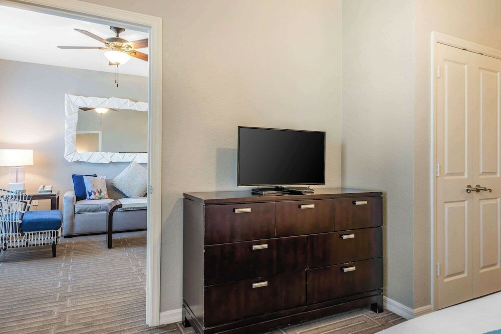 Suite, 3 Bedrooms, Non Smoking, Balcony