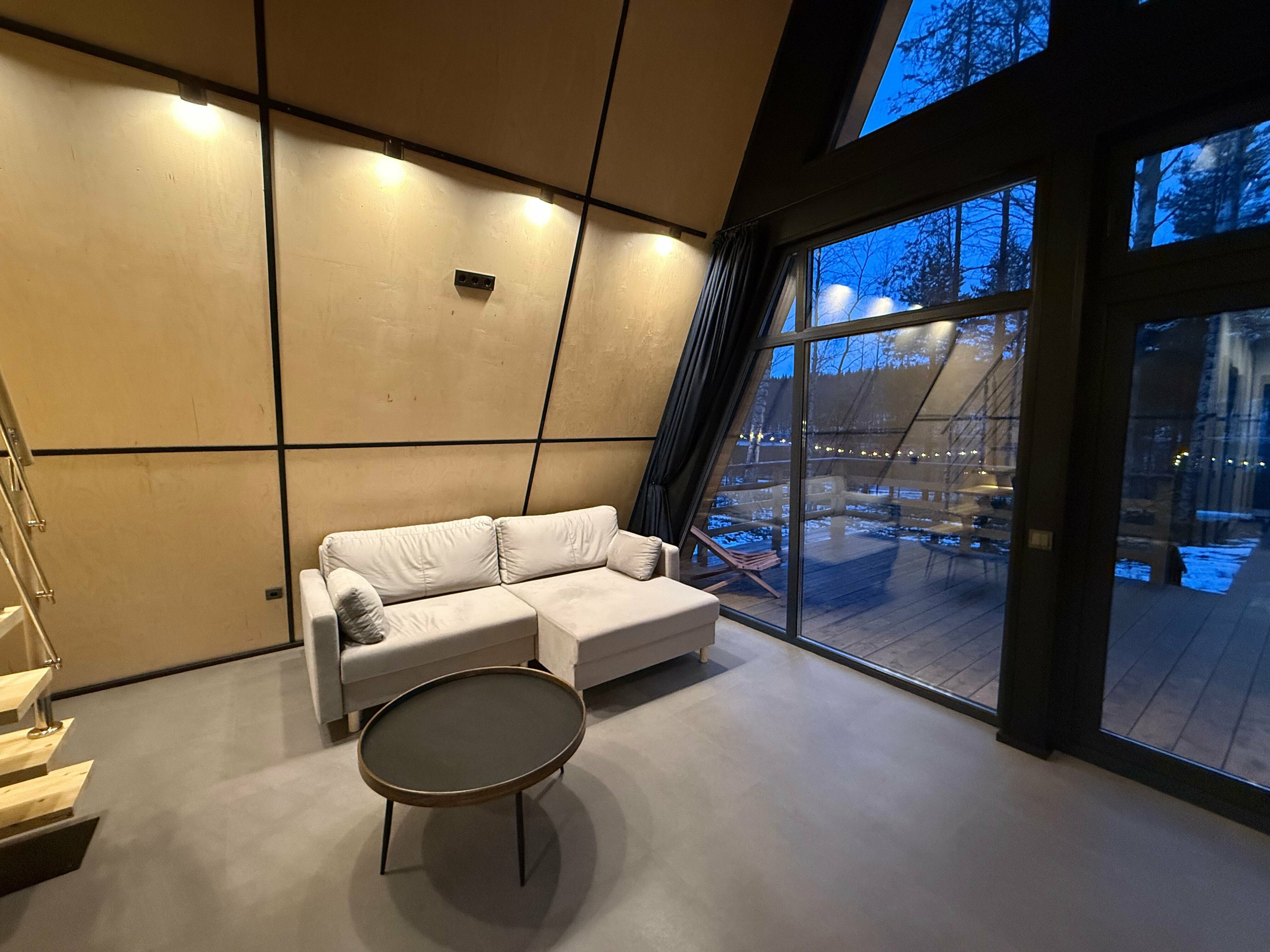 Дом с видом на озеро