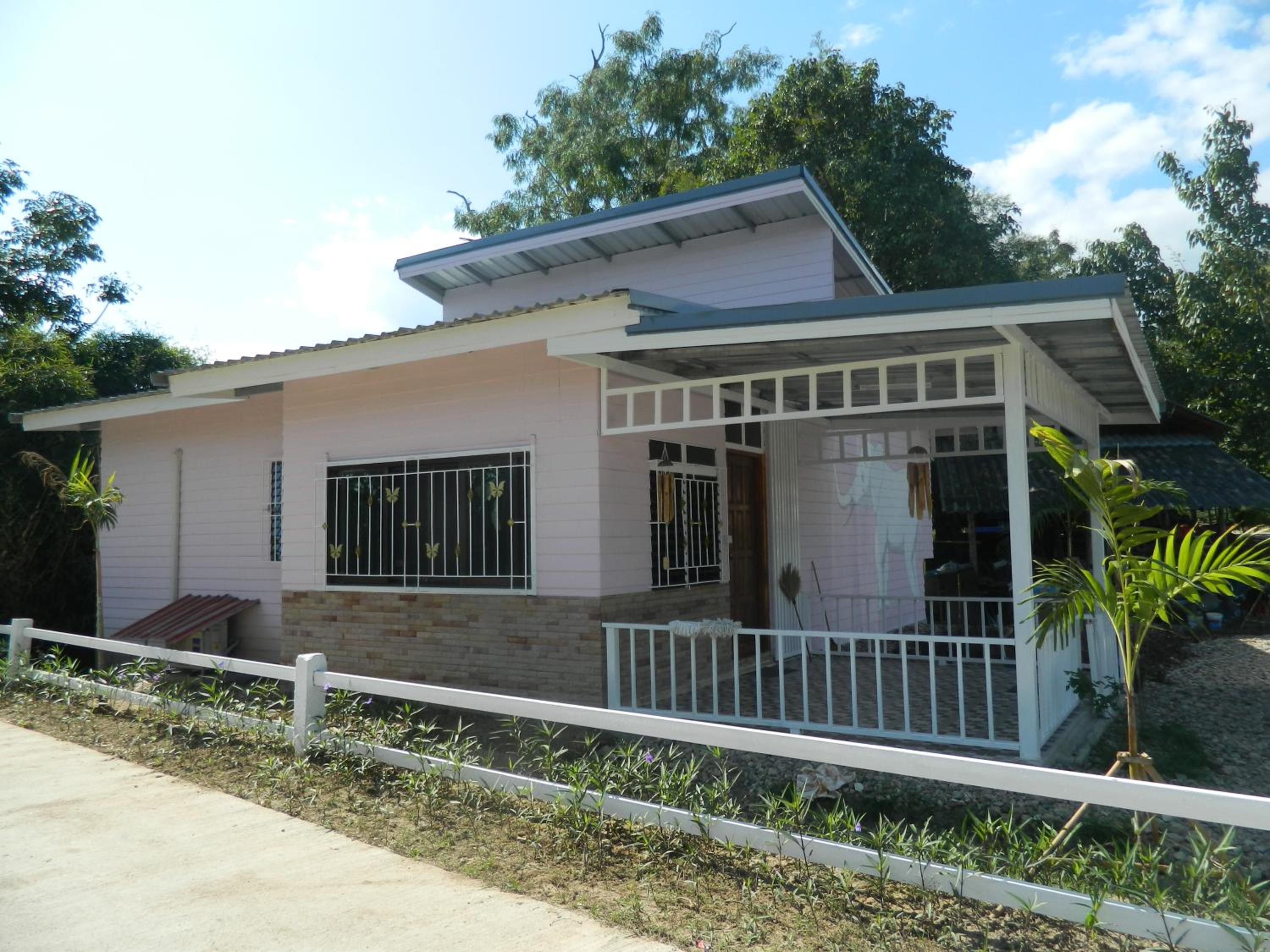 Family Room with Mountain View