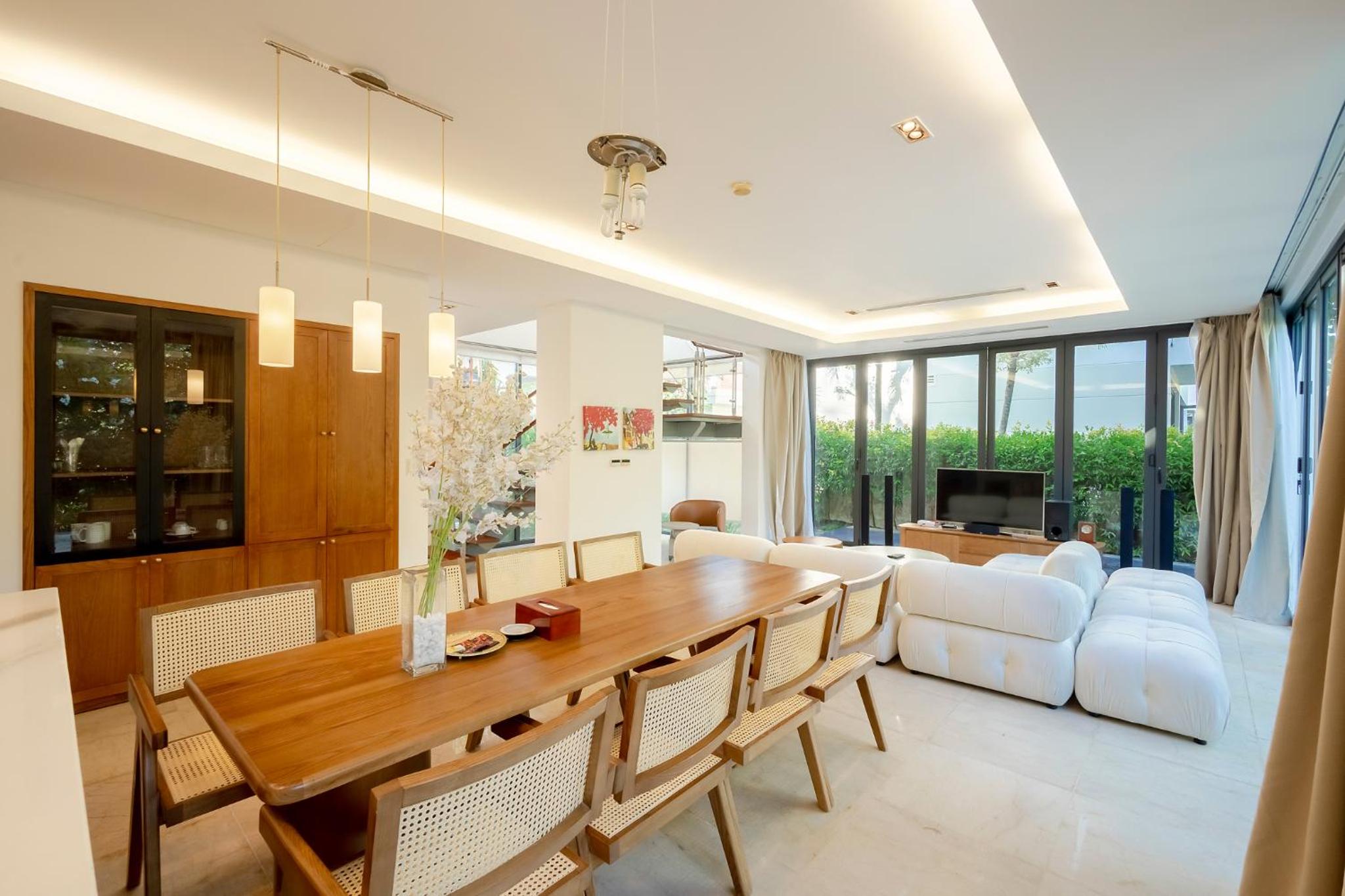 Villa with Garden View