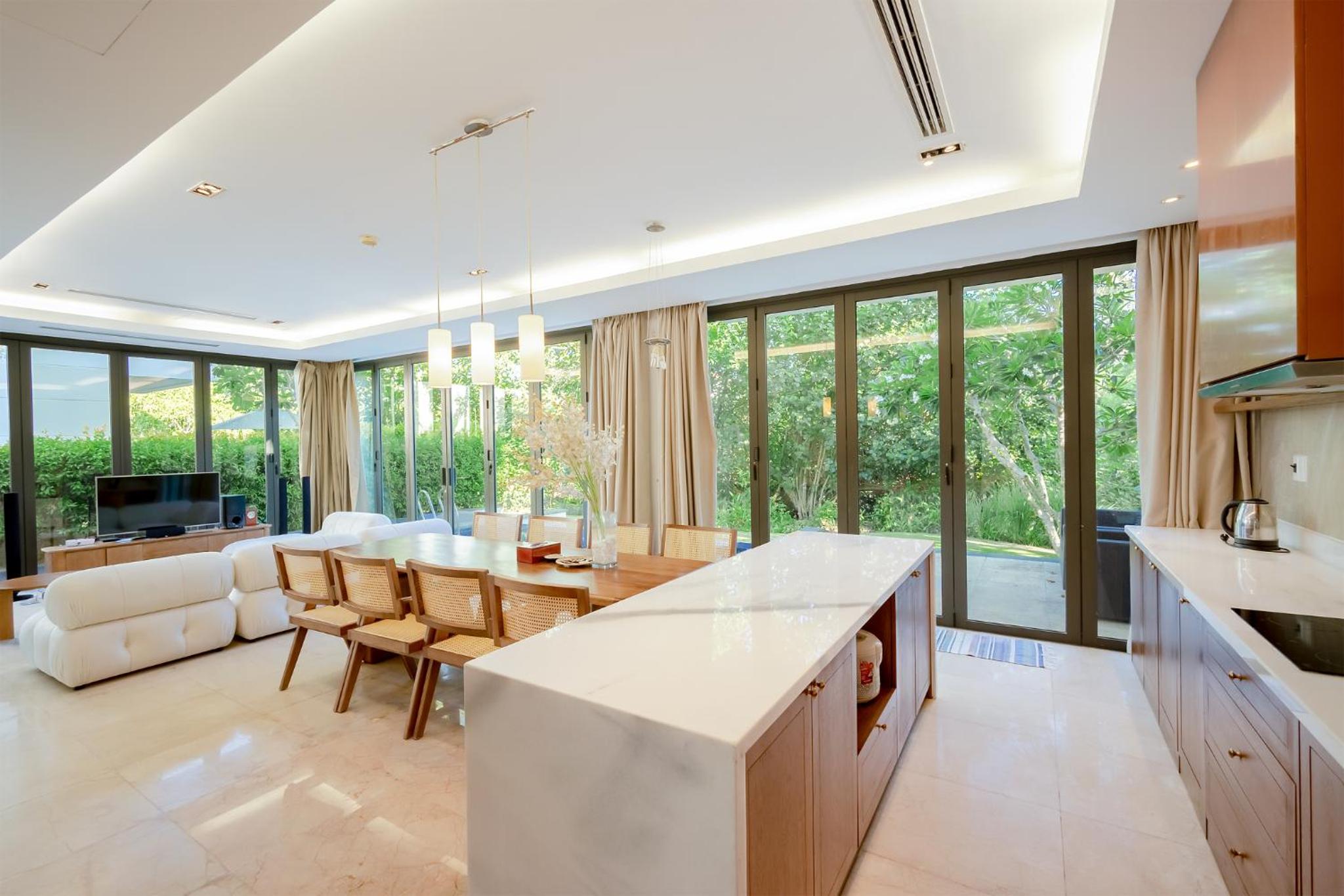 Villa with Garden View