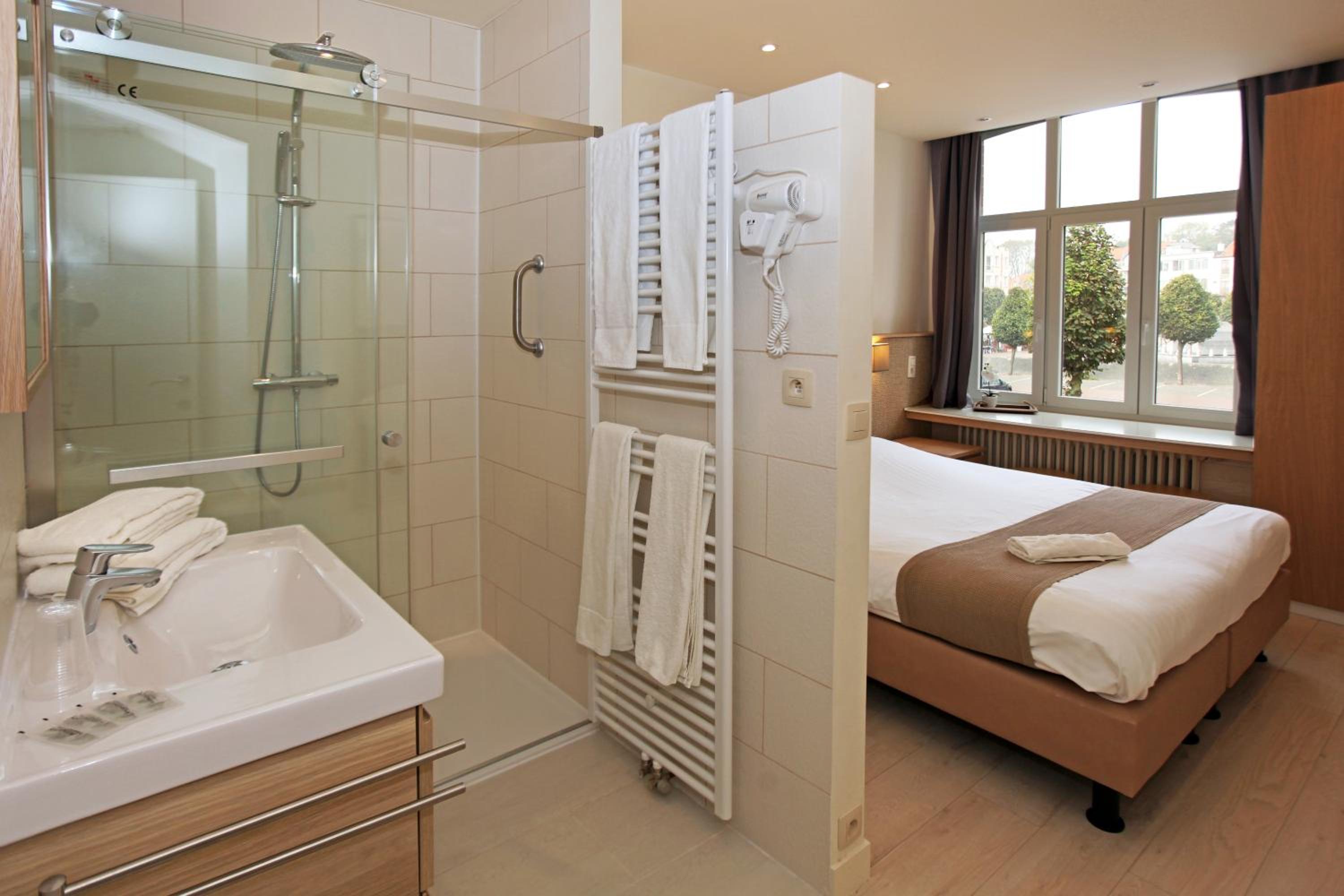 Family suite with bunk beds