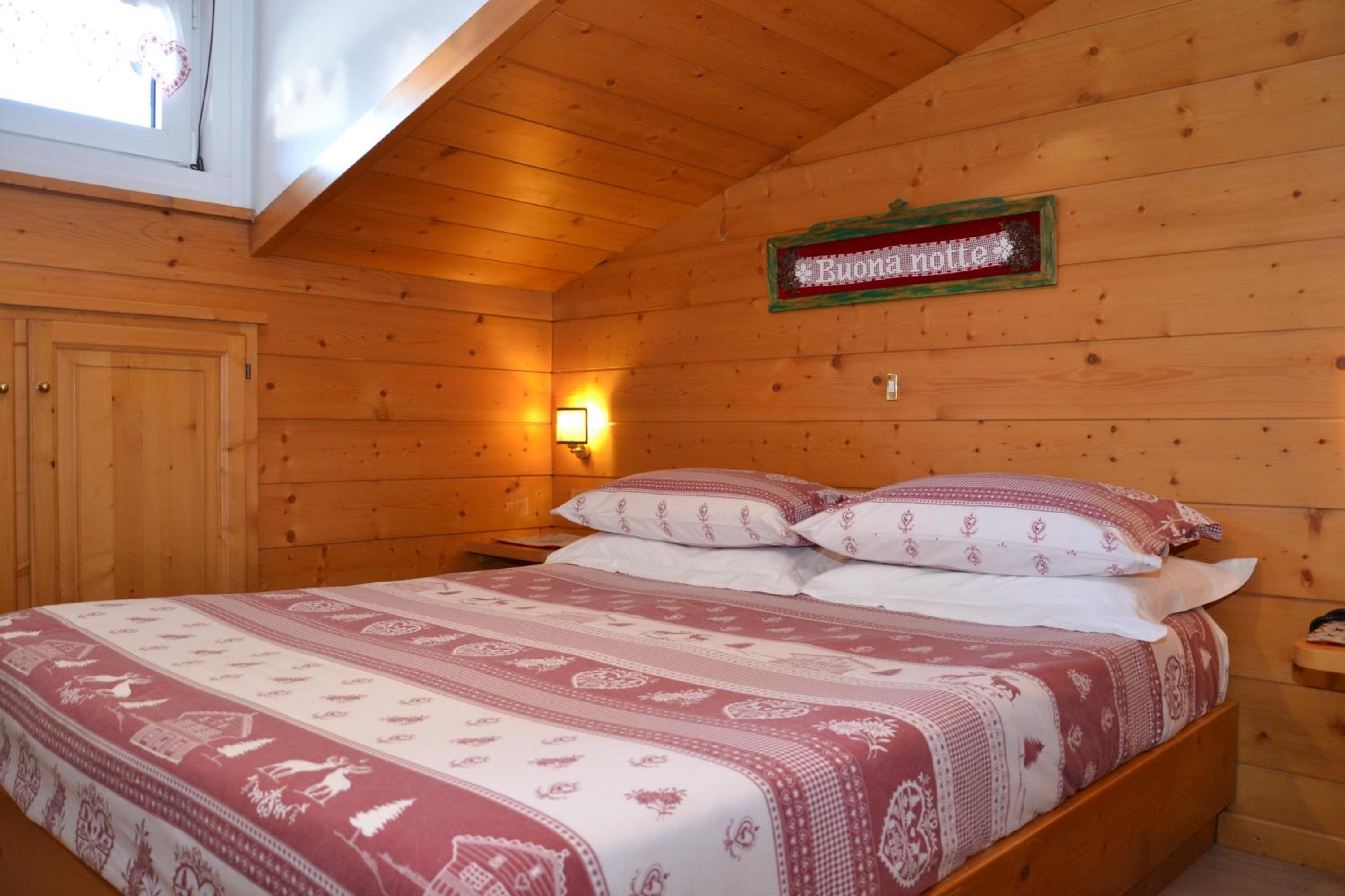 Two Adjacent Rooms with Private External Bathroom (4 Adults)