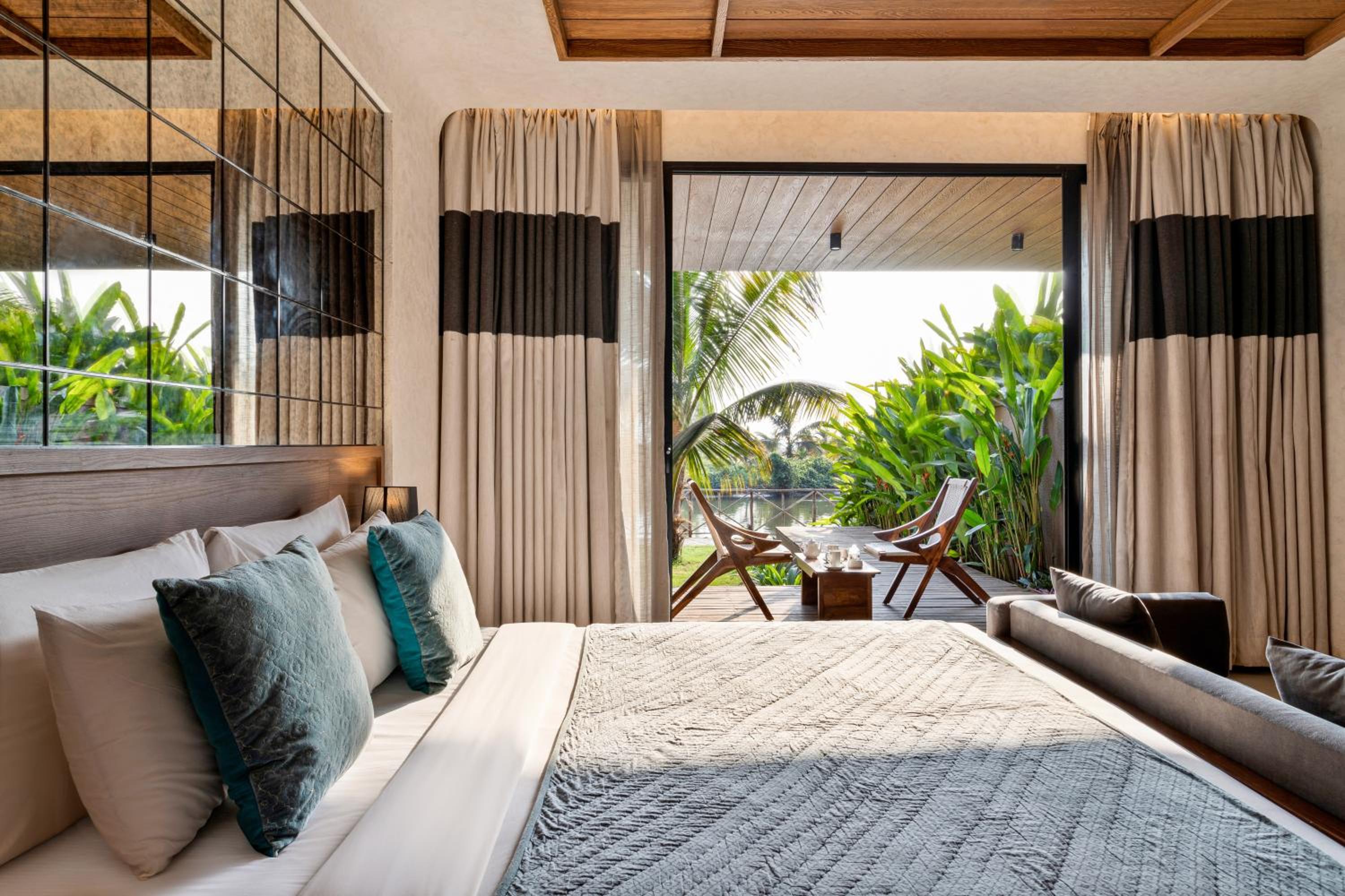 Platinum Room with River View (with complimentary Kayaking and 20% off on Massage session)