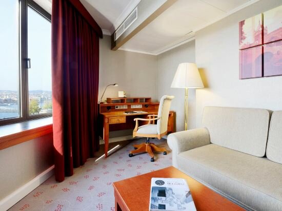 1 King Bed Junior Suite(River View)