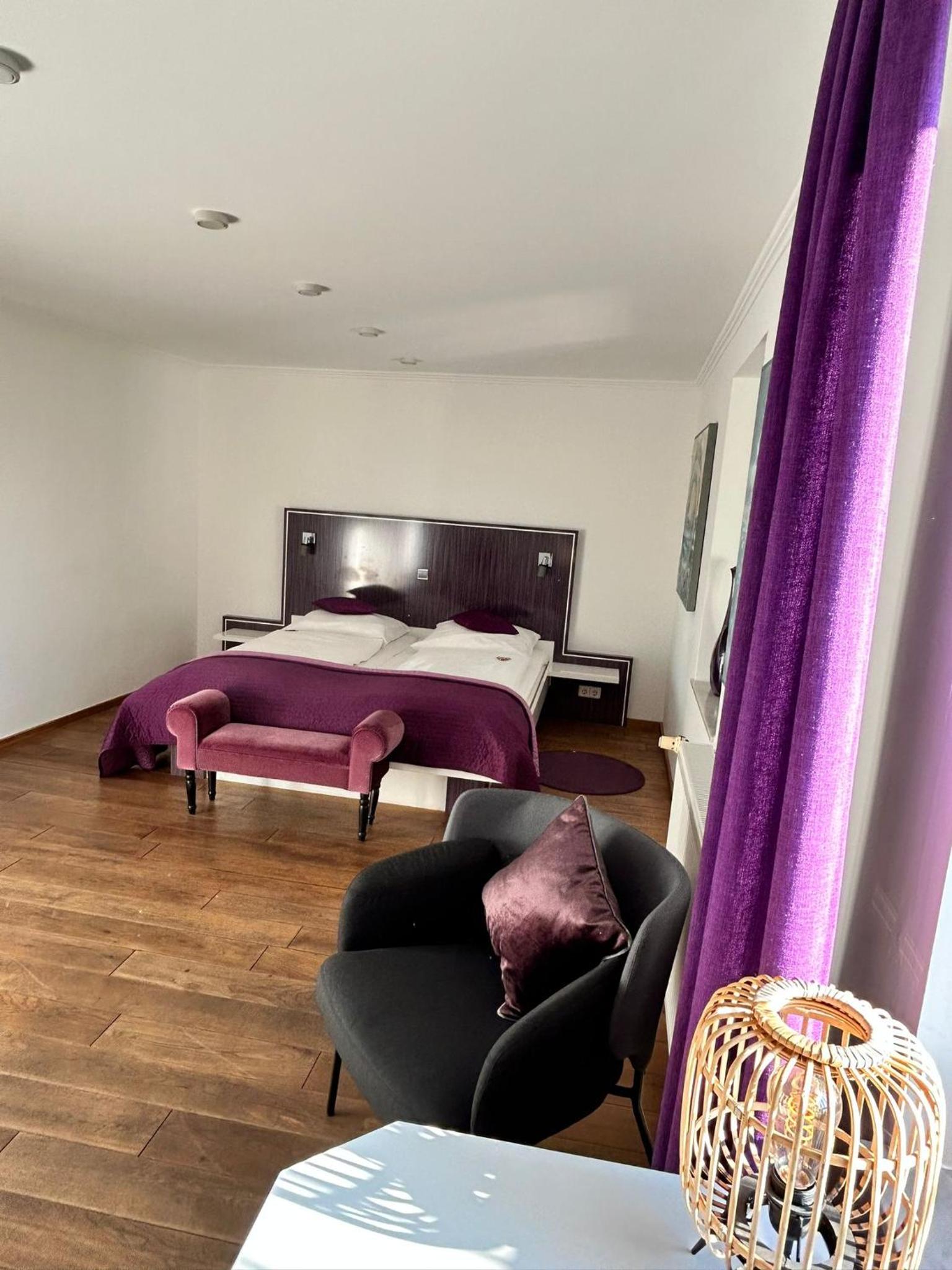 Large Double Room