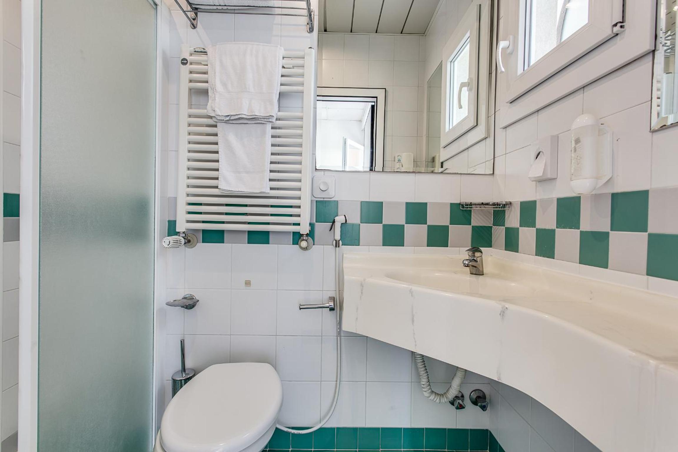 Double or Twin Room with Sea View