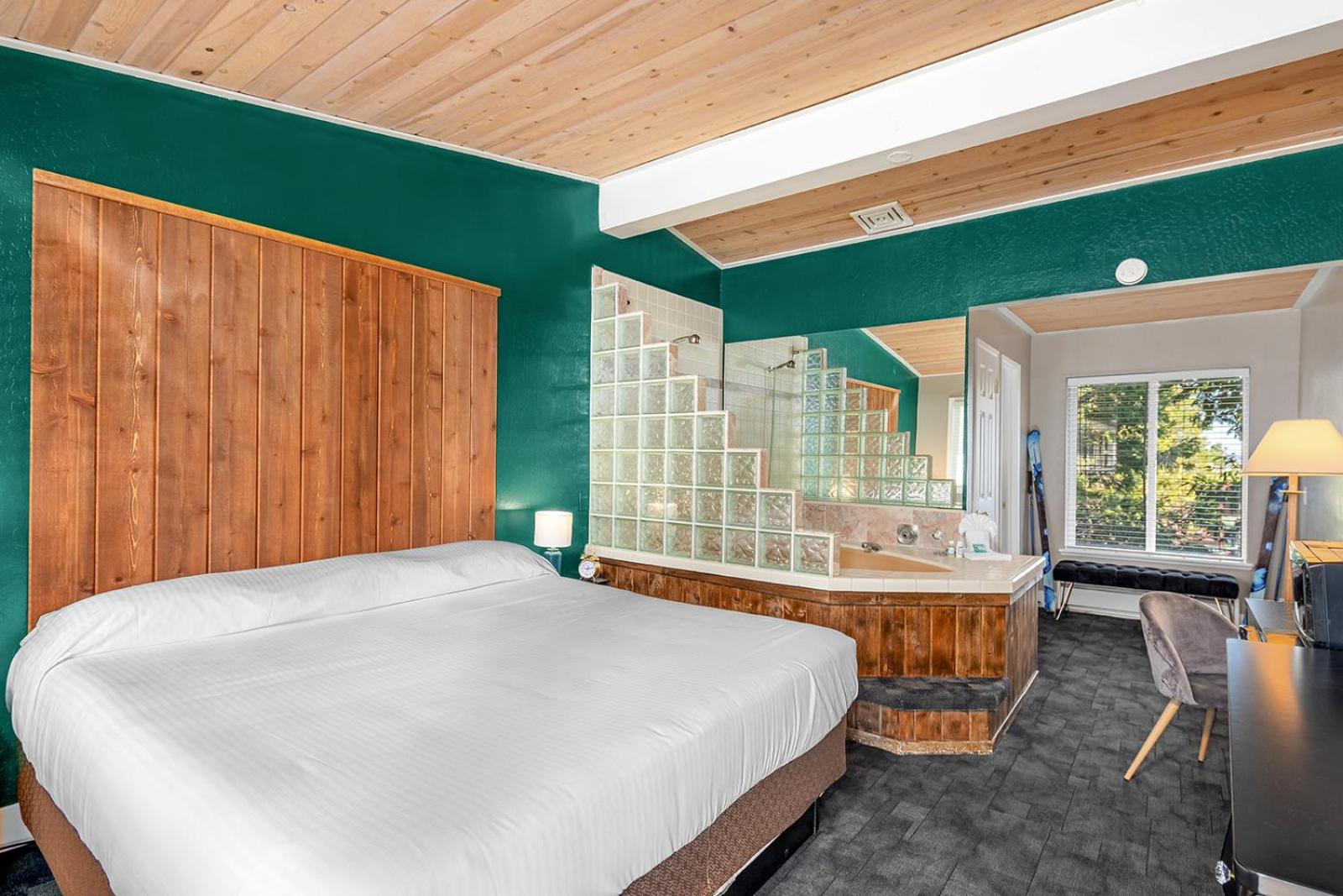 King Room with Spa Bath