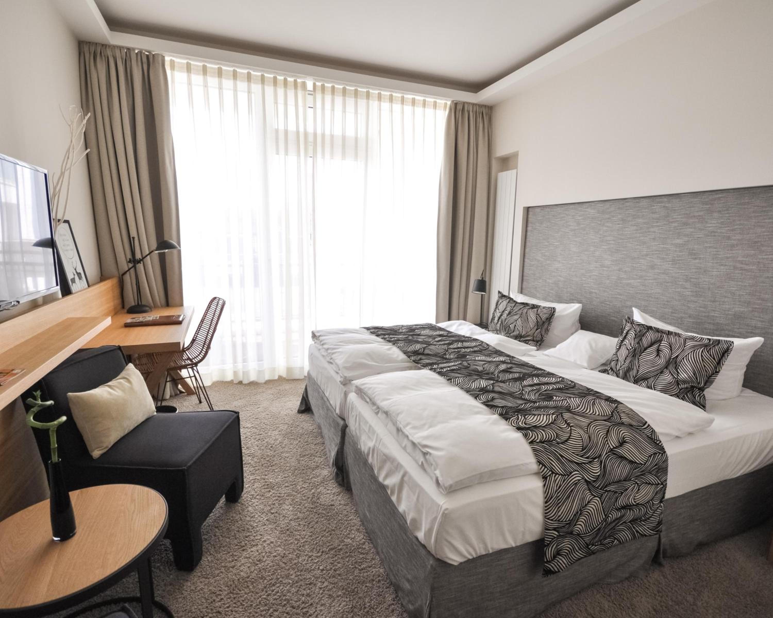 Classic Double Room with Balcony and Land View (no pets)