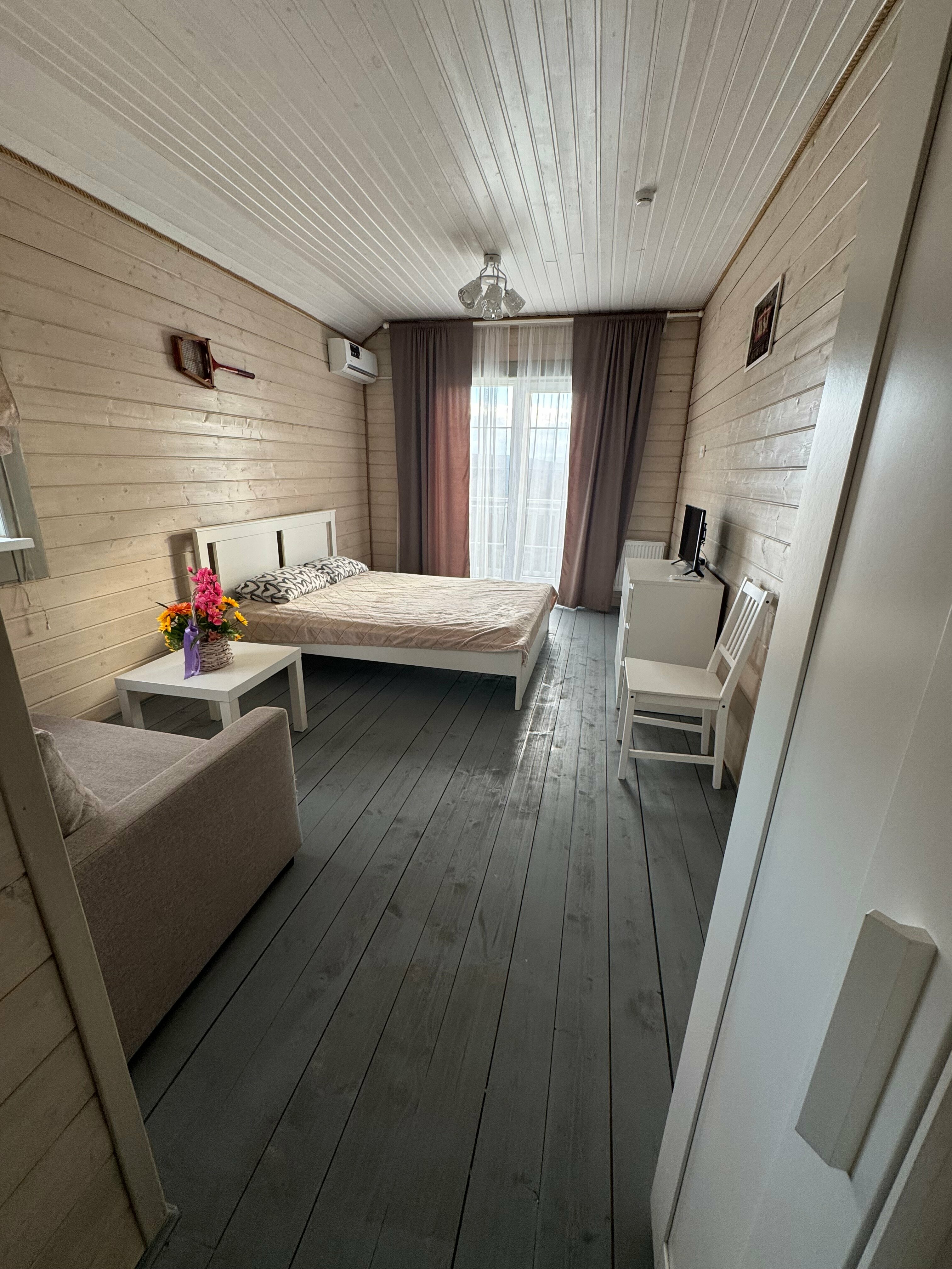 Семейный номер с видом на горы