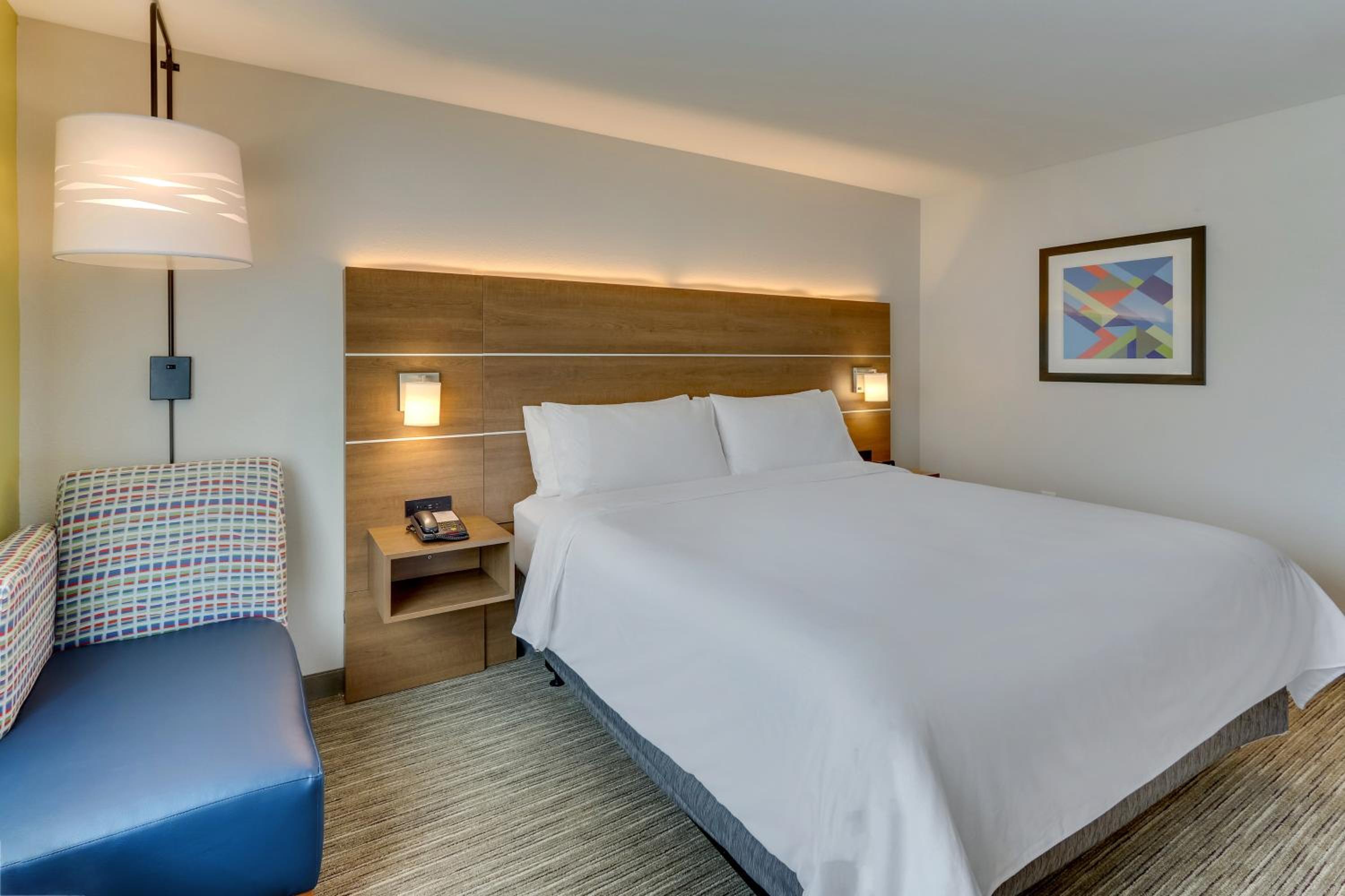 Standard King Room with Accessible Tub - Mobility Access