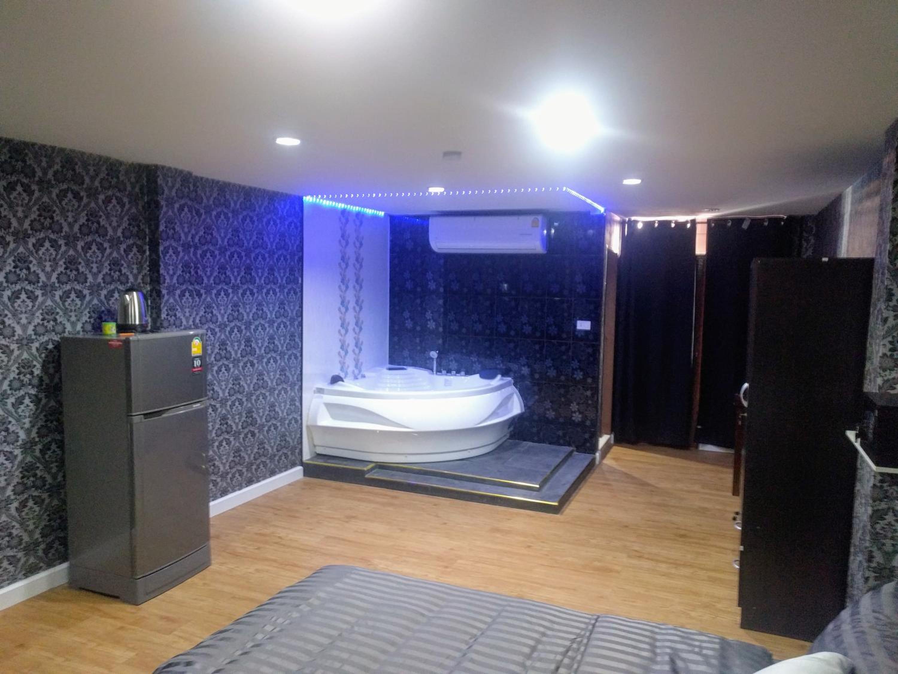 King Room with Spa Bath
