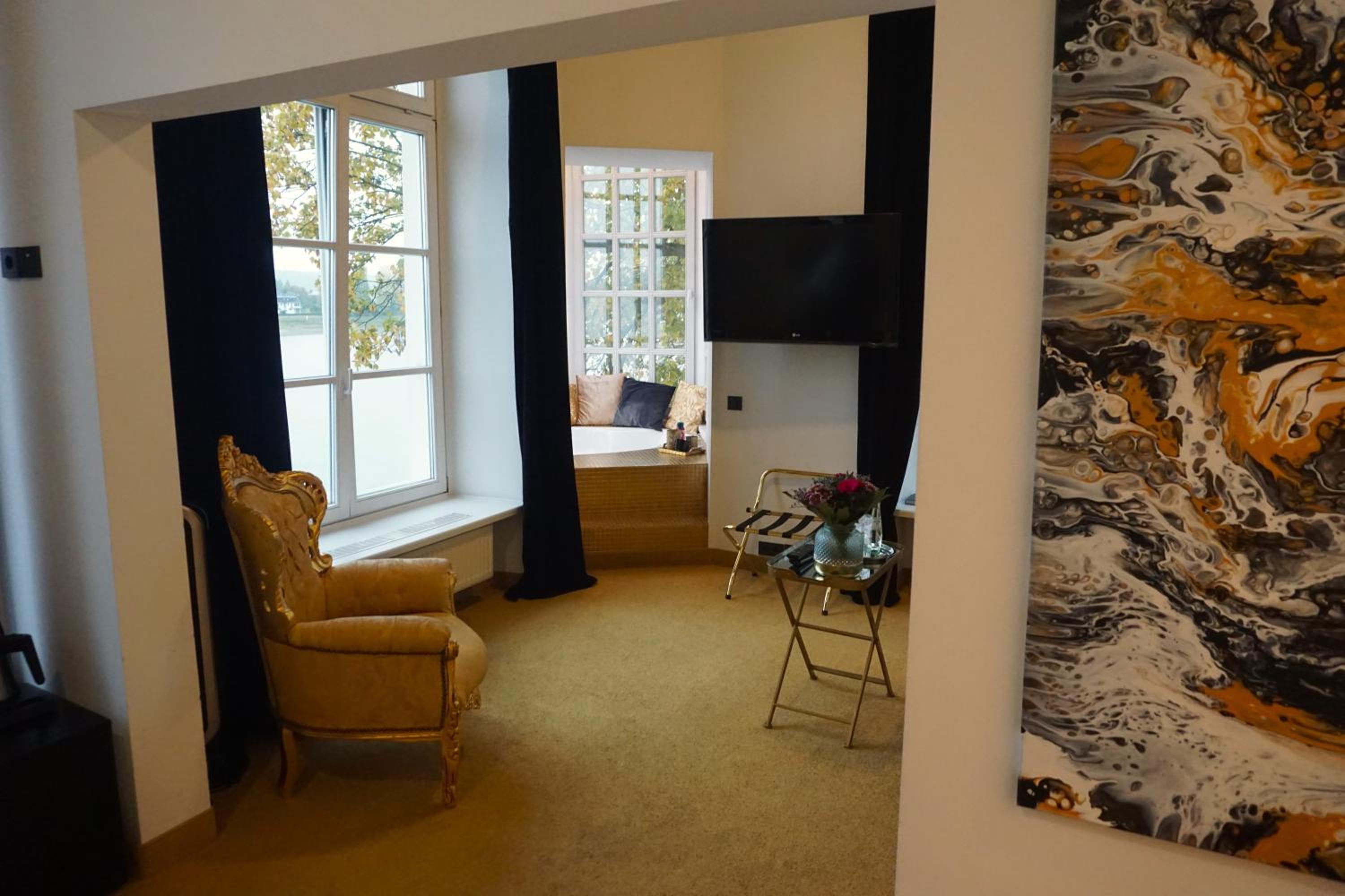 Suite with River View