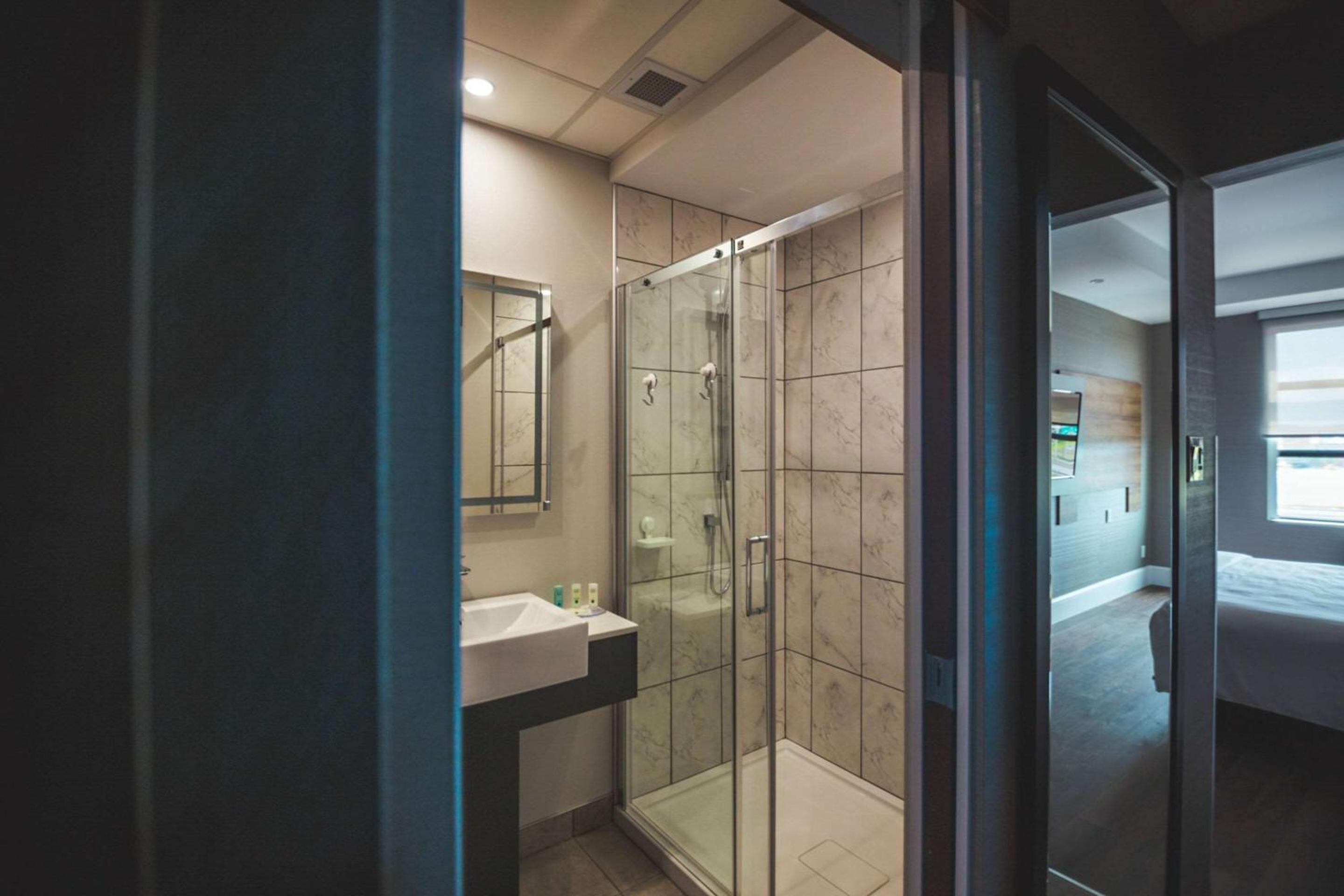 Standard King Room - Non-Smoking 