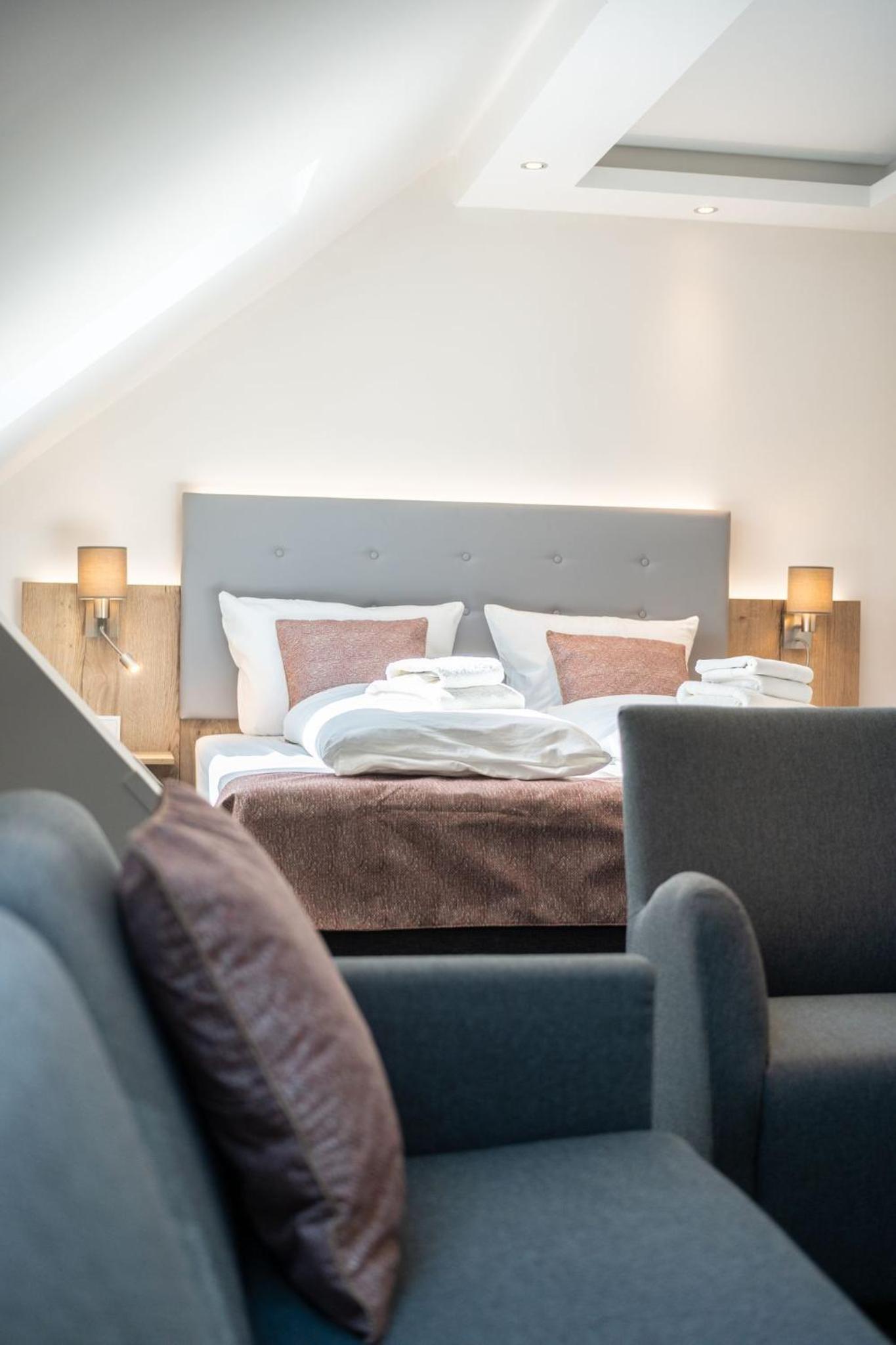 Deluxe Double Room with Shower