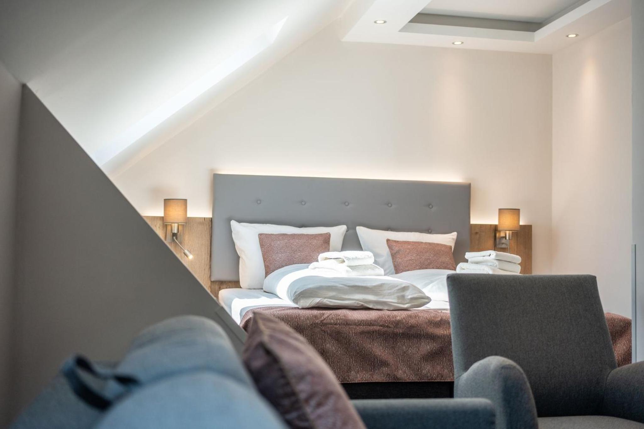 Deluxe Double Room with Shower