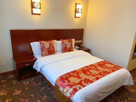Standard Queen Room