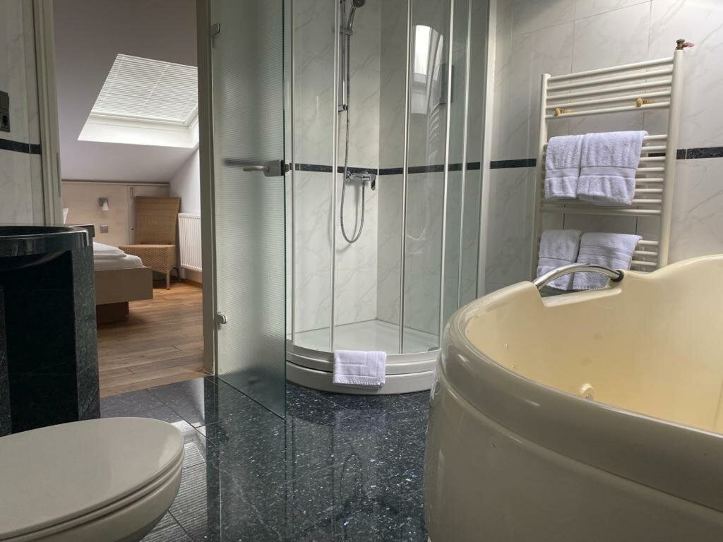 Suite with Spa Bath